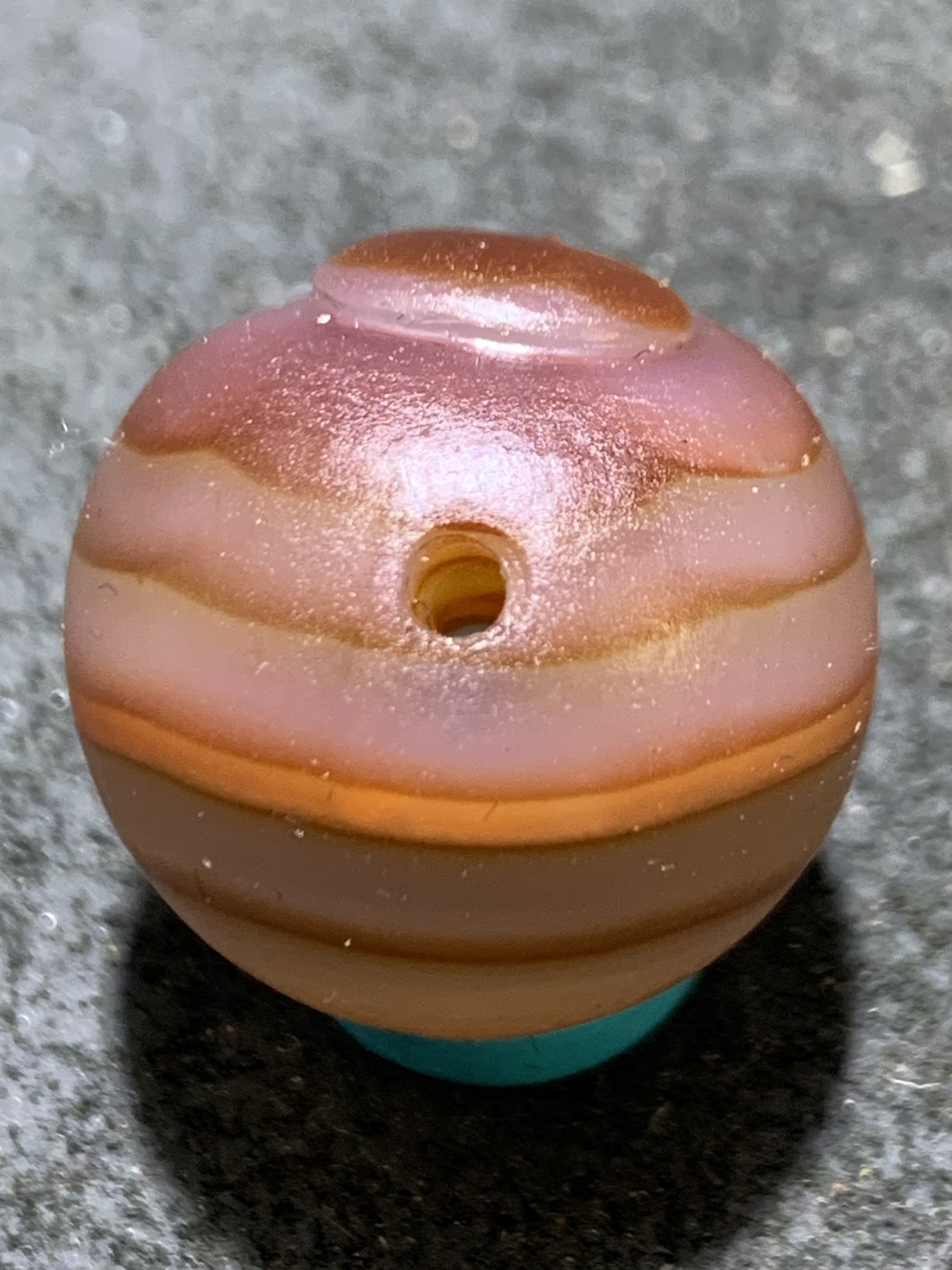 精美亚光高玉化巴西玛瑙手工俏色巧雕一心向佛2.0圆珠一个！