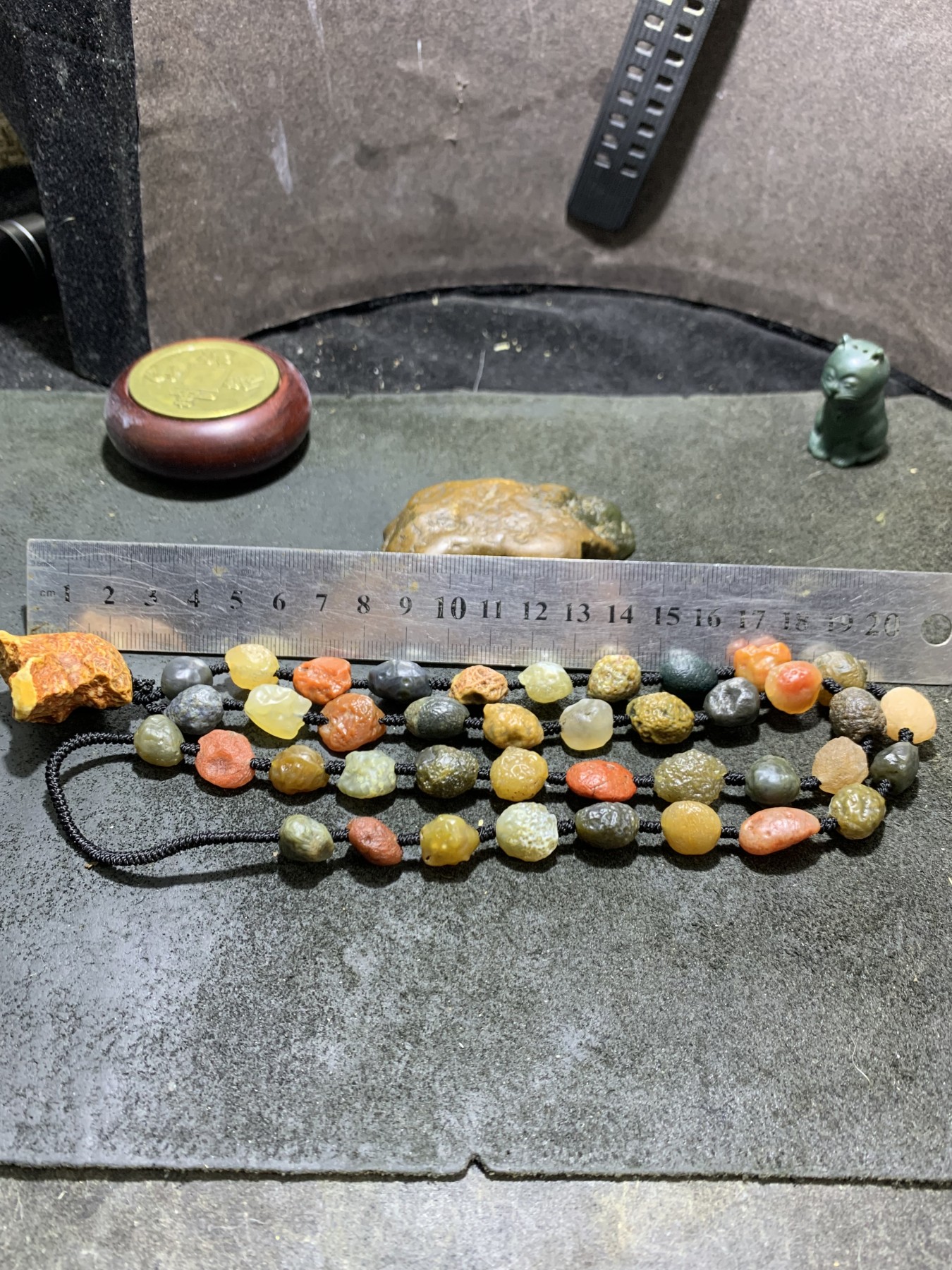 精美阿拉善多彩大颗粒筋脉石玛瑙项链一条