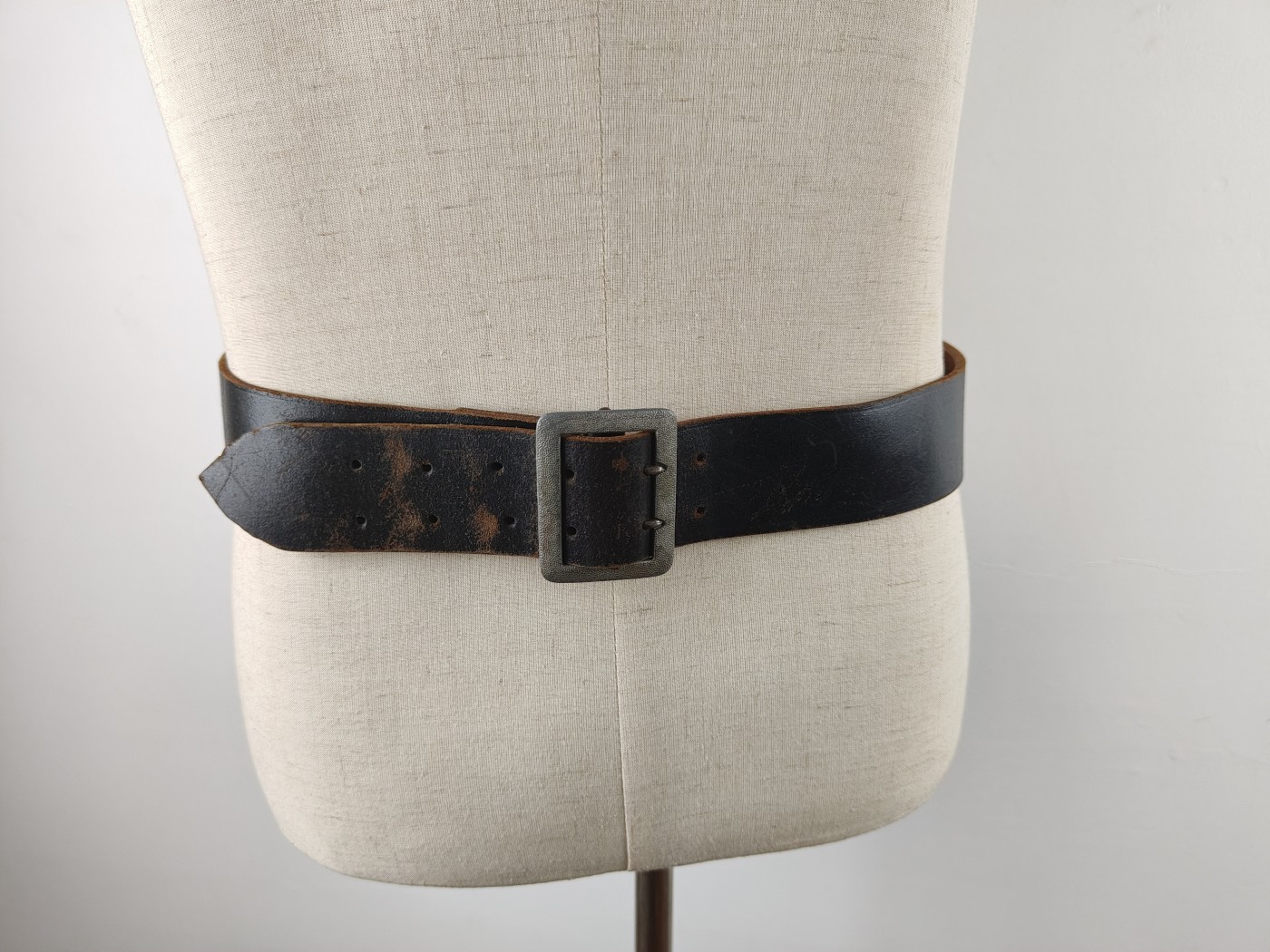 全场0元起拍 第98期 咸鱼国勋章拍卖专场 10月11日（周三）下午6：00开始 西德早期军官双针腰带 105CM