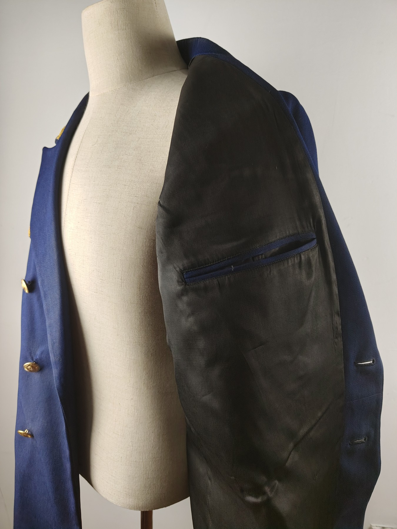 全场0元起拍 第98期 咸鱼国勋章拍卖专场 10月11日（周三）下午6：00开始 苏联 铁道部高级官员 将官相当官礼服 胸围118 肩宽50 衣长81 袖长63