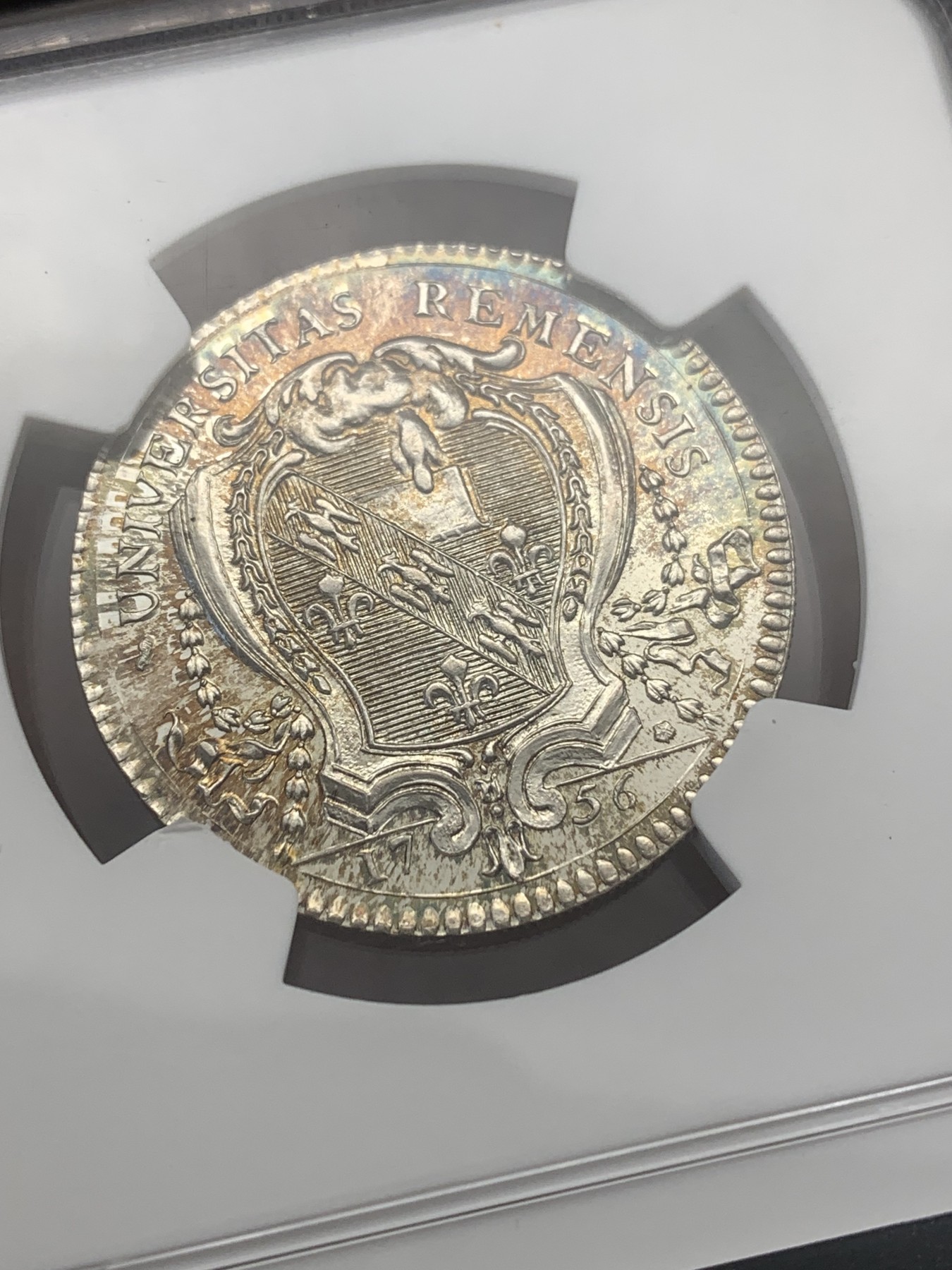 《竞宝斋》第204场-周日，周一 2场 (全场包邮) NGC-MS65 1756年法国兰斯大学代币 转光带彩，高分银质代币