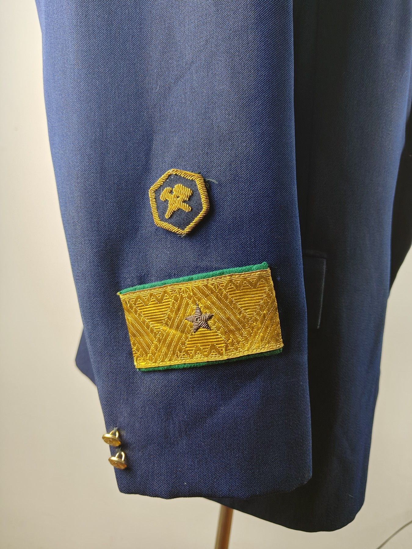 全场0元起拍 第98期 咸鱼国勋章拍卖专场 10月11日（周三）下午6：00开始 苏联 铁道部高级官员 将官相当官礼服 胸围118 肩宽50 衣长81 袖长63