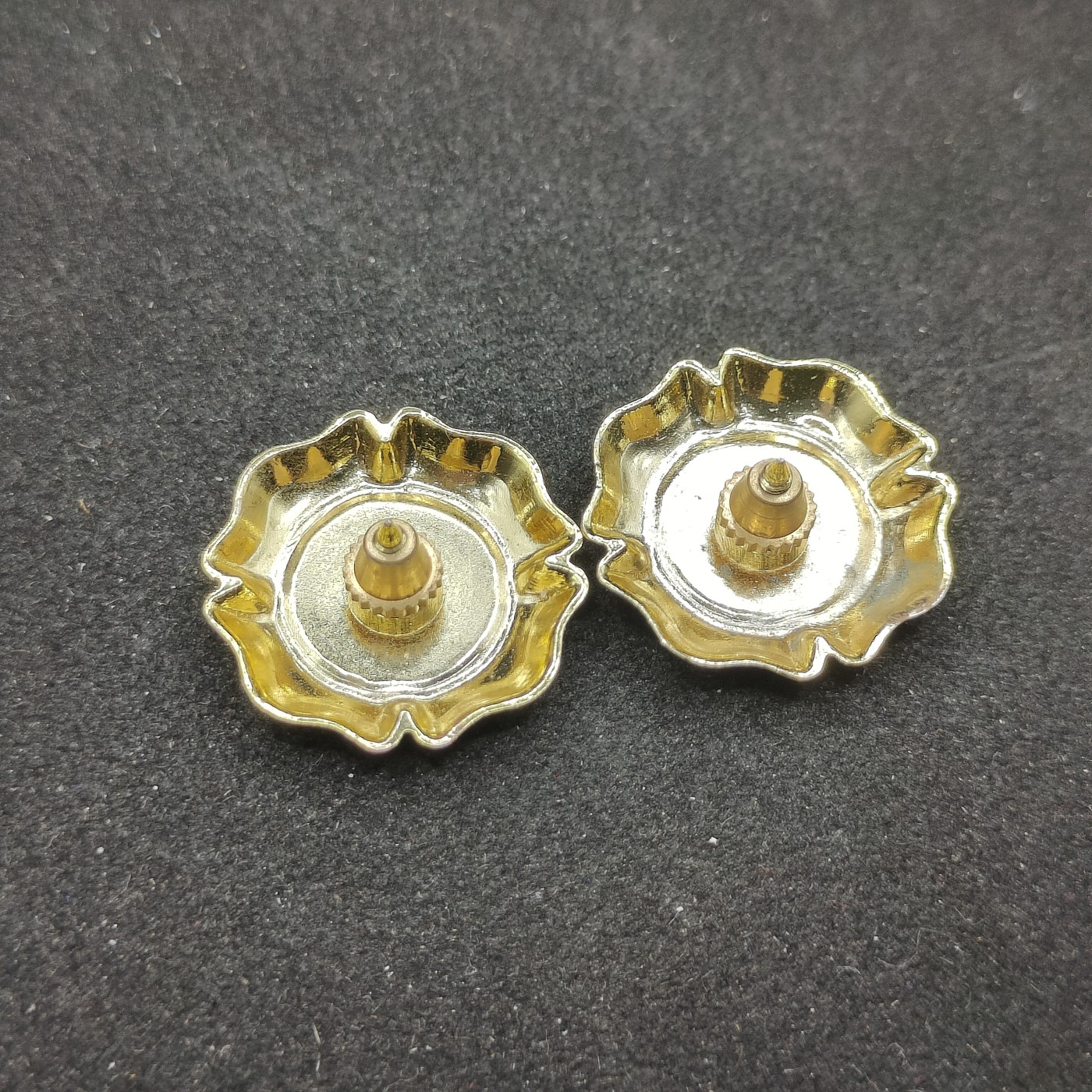 全场0元起拍 第98期 咸鱼国勋章拍卖专场 10月11日（周三）下午6：00开始 蒙古领花一对