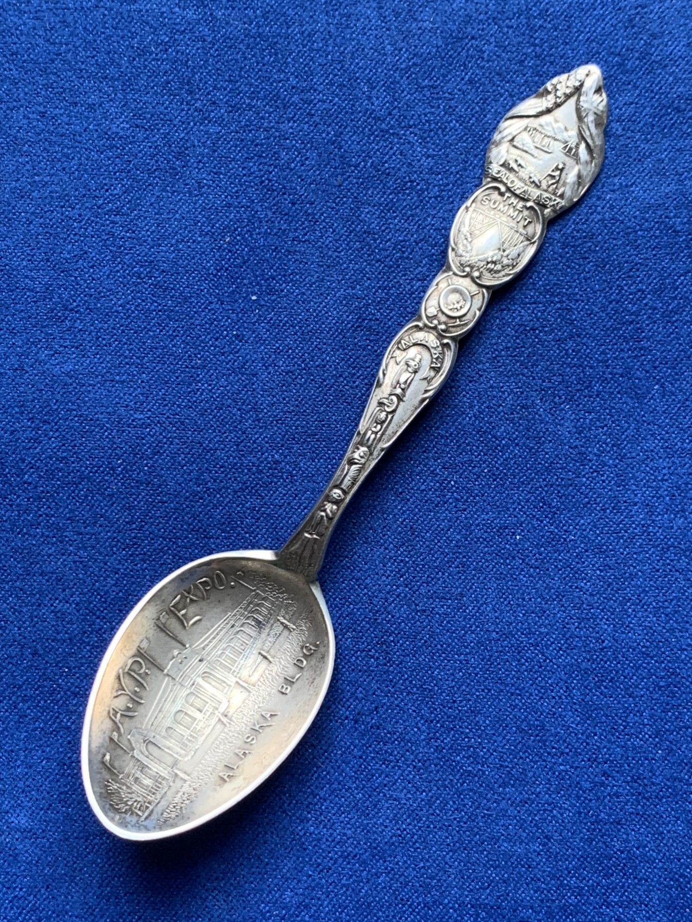 《竞宝斋》第205场-周日，周一 2场 (全场包邮) 阿拉斯加博览会 925银勺 10.3克 10cm 工艺精细 细节满满