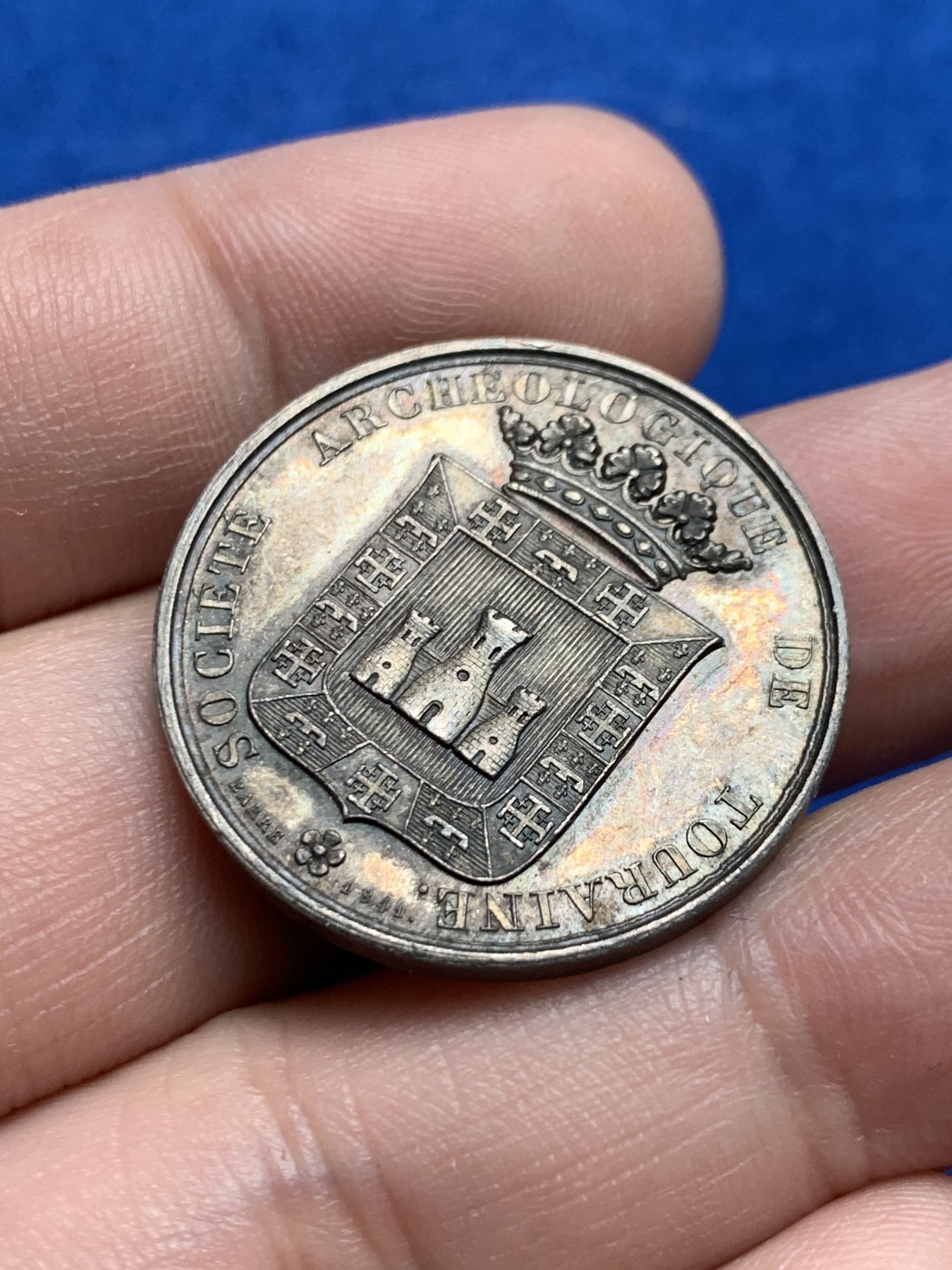 《竞宝斋》第205场-周日，周一 2场 (全场包邮) 法国1860-1879年早期考古银章 五彩 29mm 10g 边铭蜜蜂A