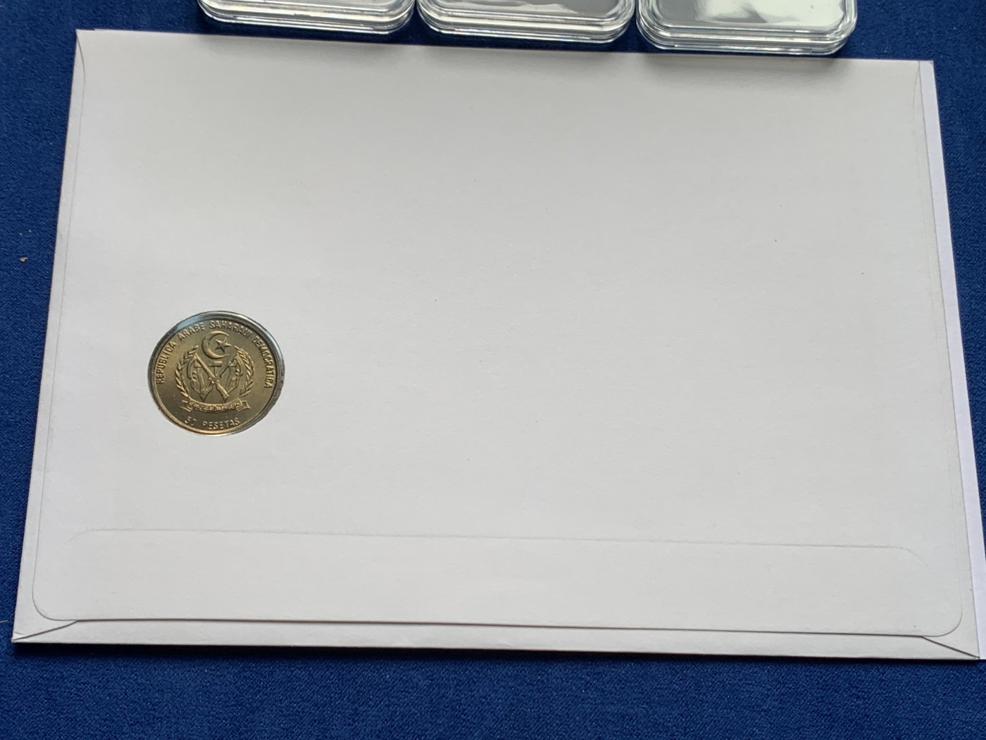 《竞宝斋》第205场-周日，周一 2场 (全场包邮) 西撒哈拉1990-1992年四枚套，1-50比塞塔 unc-bu好品，50比塞塔信封装稀有！