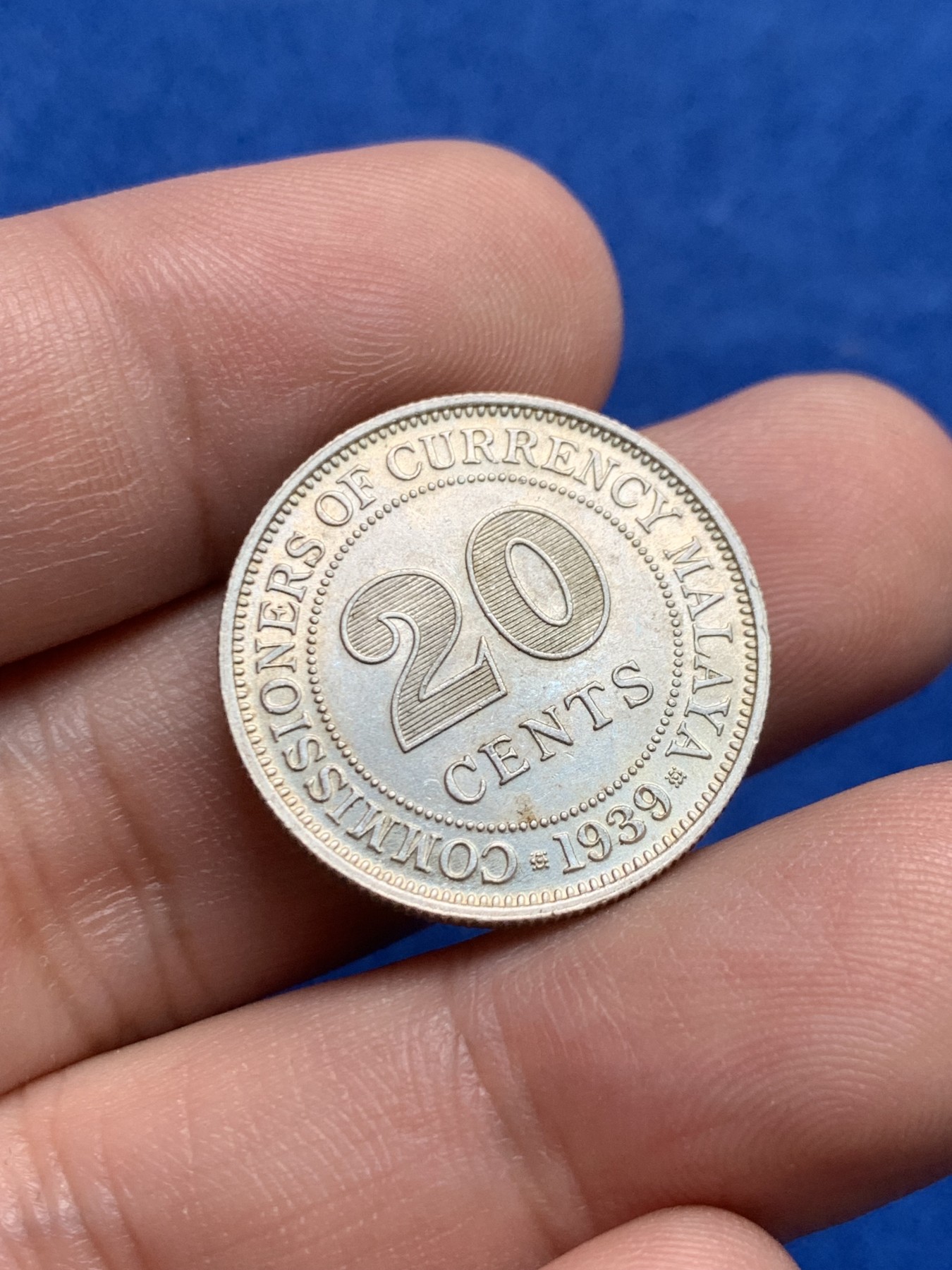 《竞宝斋》第205场-周日，周一 2场 (全场包邮) 1939年英属马来亚20分银币 乔治六世头像 高银版 带光状态好