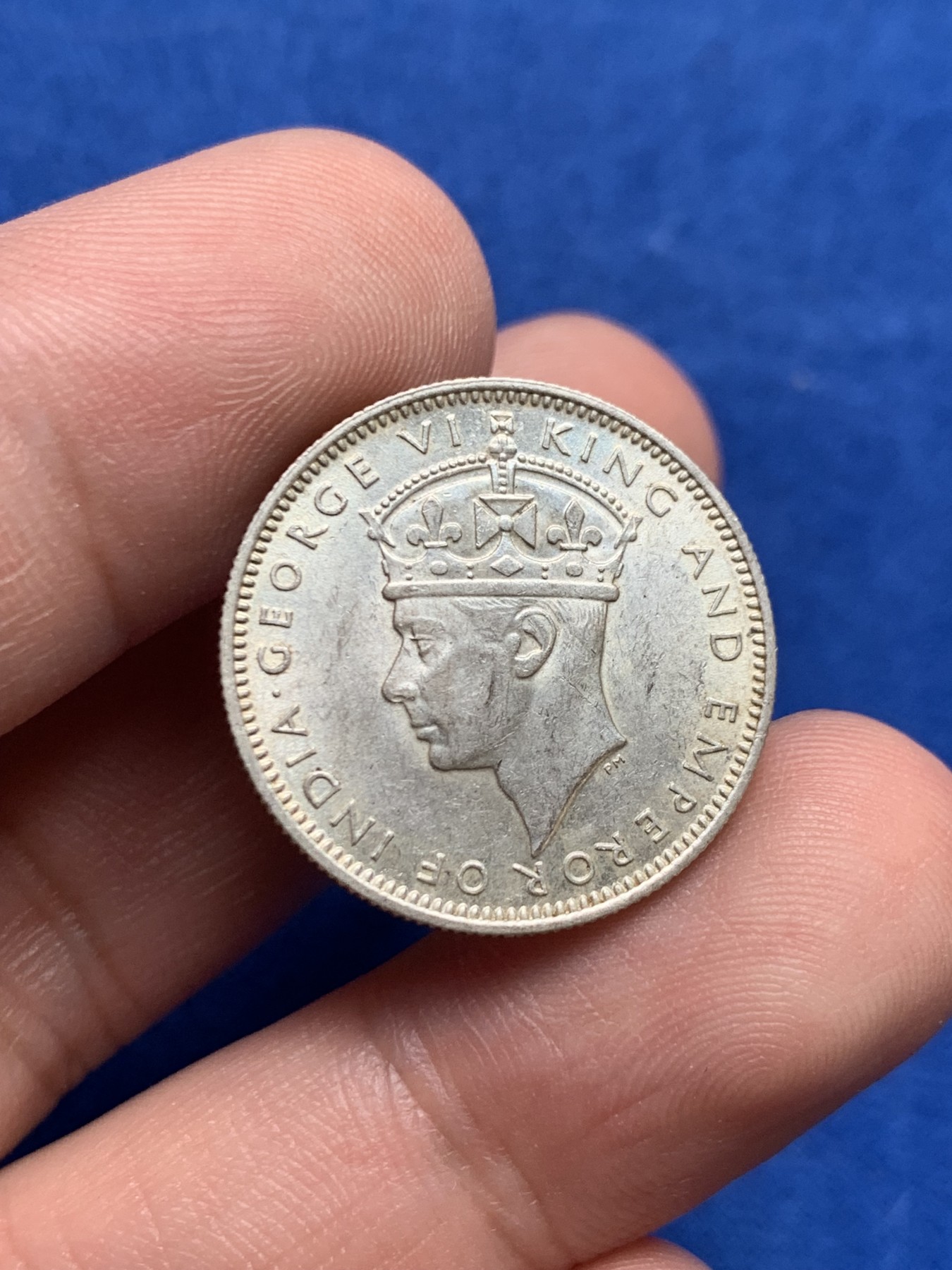 《竞宝斋》第205场-周日，周一 2场 (全场包邮) 1939年英属马来亚20分银币 乔治六世头像 高银版 带光状态好