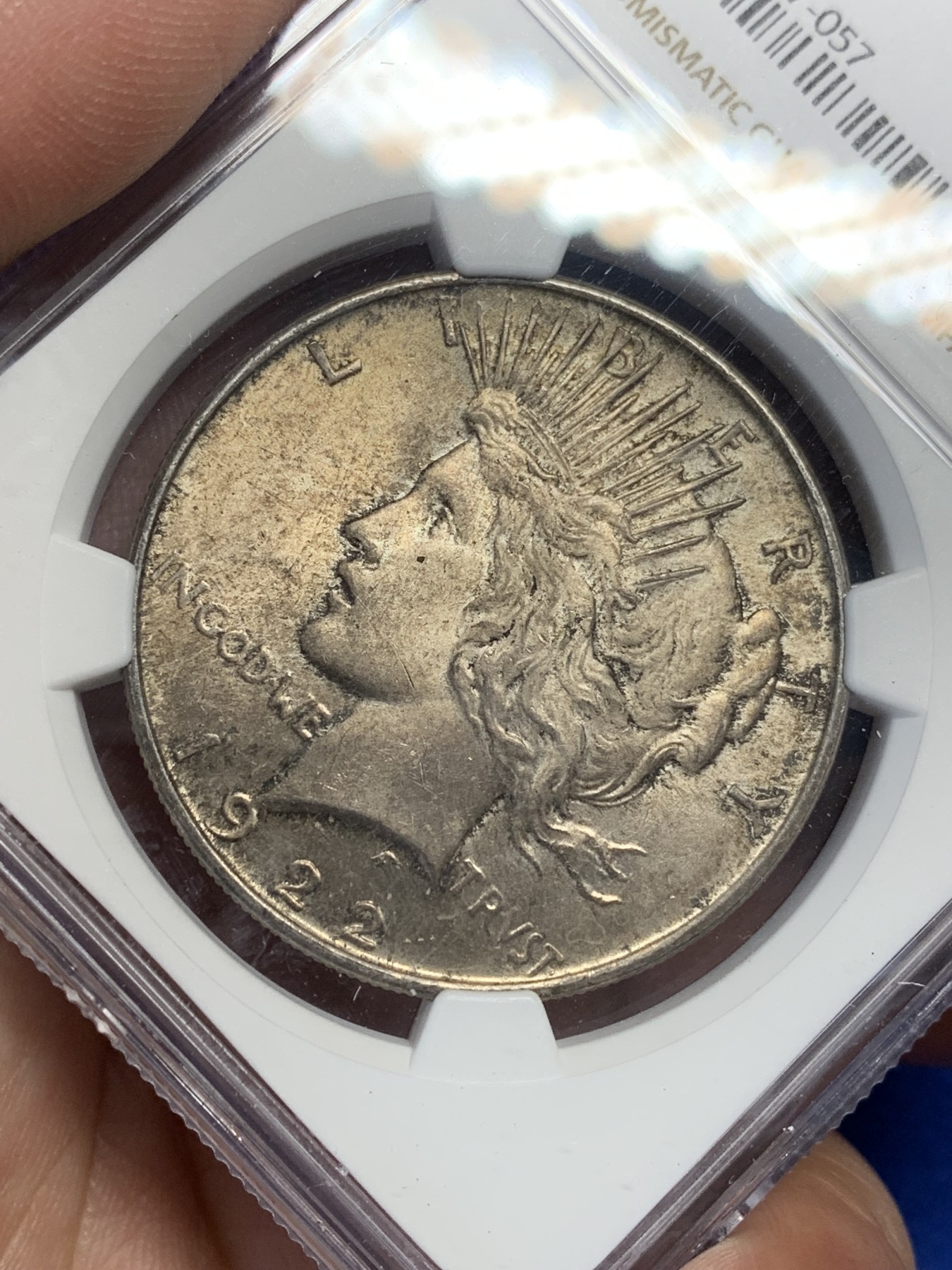 《竞宝斋》第205场-周日，周一 2场 (全场包邮) NGC MS63 美国1922年和平鸽1美元大银币 转光加深彩包浆