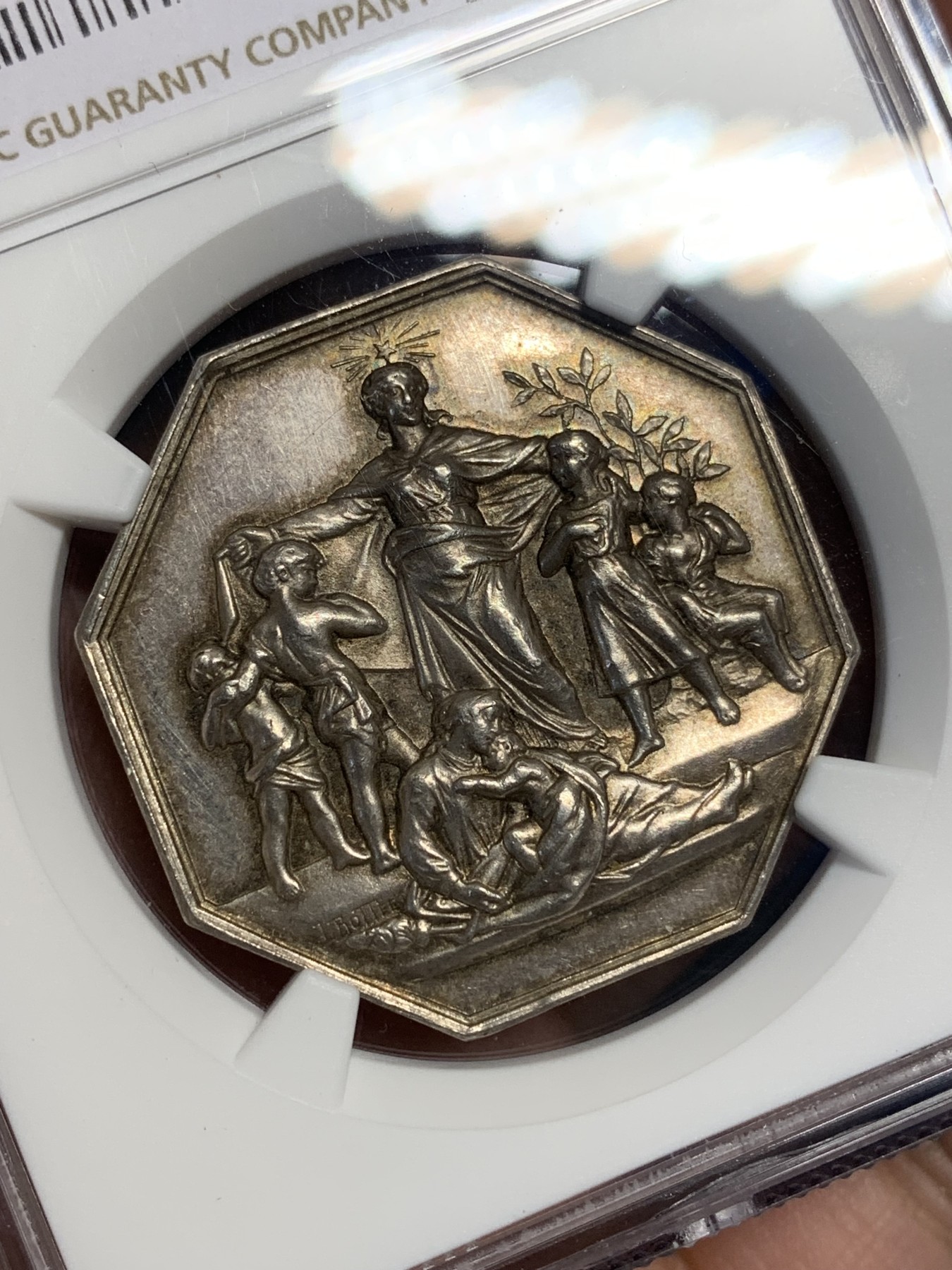 《竞宝斋》第205场-周日，周一 2场 (全场包邮) NGC MS62 法国 1878 奥尔良 慈善会 银质八角代币 细节丰富 极少品种