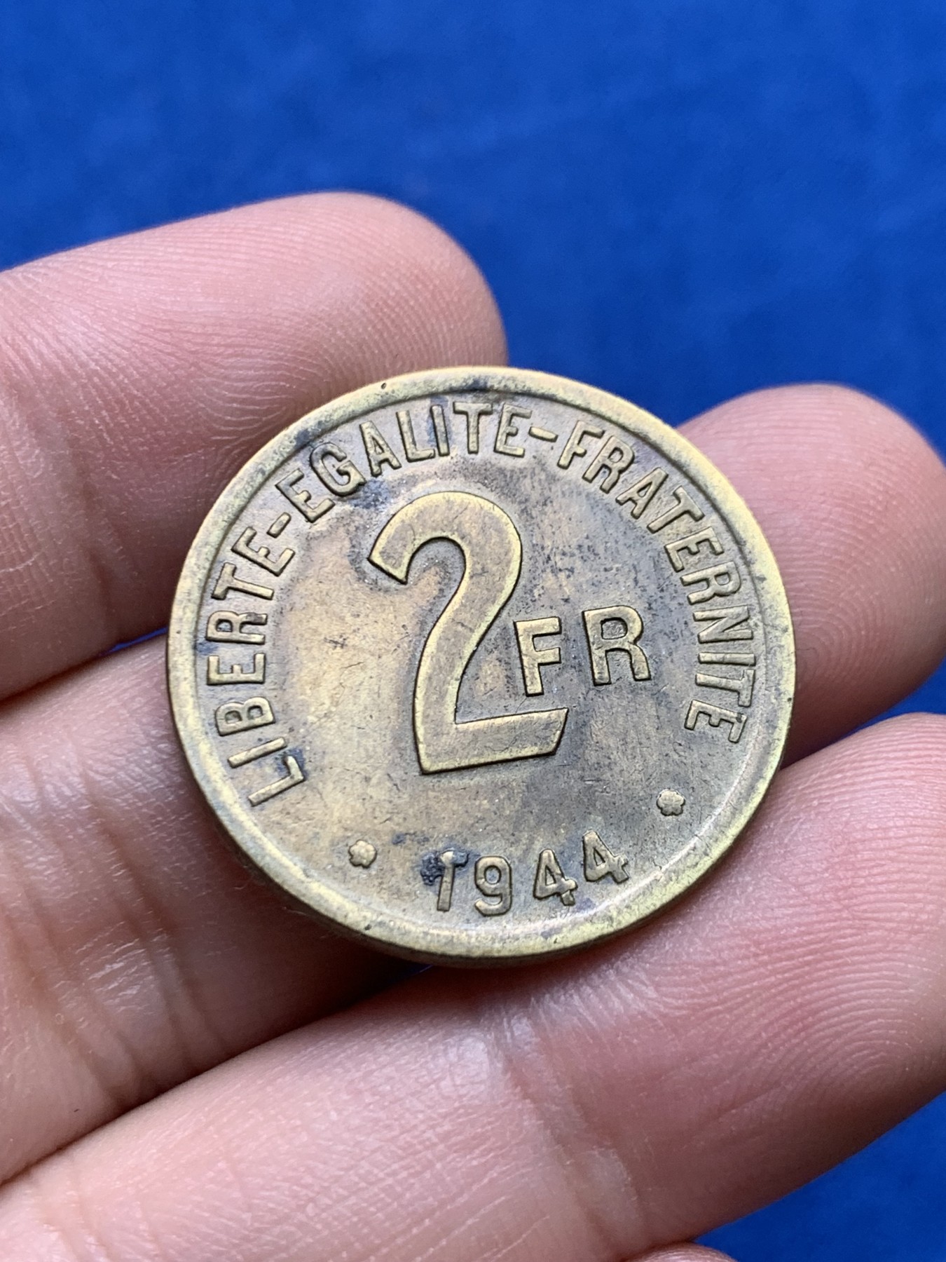 《竞宝斋》第205场-周日，周一 2场 (全场包邮) 二战 1944法兰西共和国临时政府2法郎铜币 单独年份 美国费城铸造