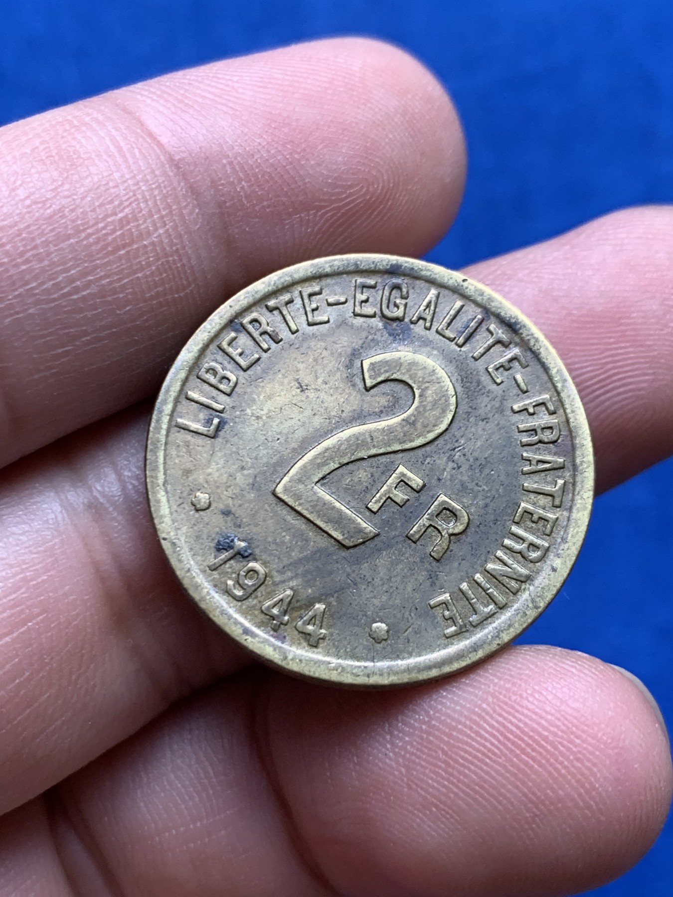 《竞宝斋》第205场-周日，周一 2场 (全场包邮) 二战 1944法兰西共和国临时政府2法郎铜币 单独年份 美国费城铸造