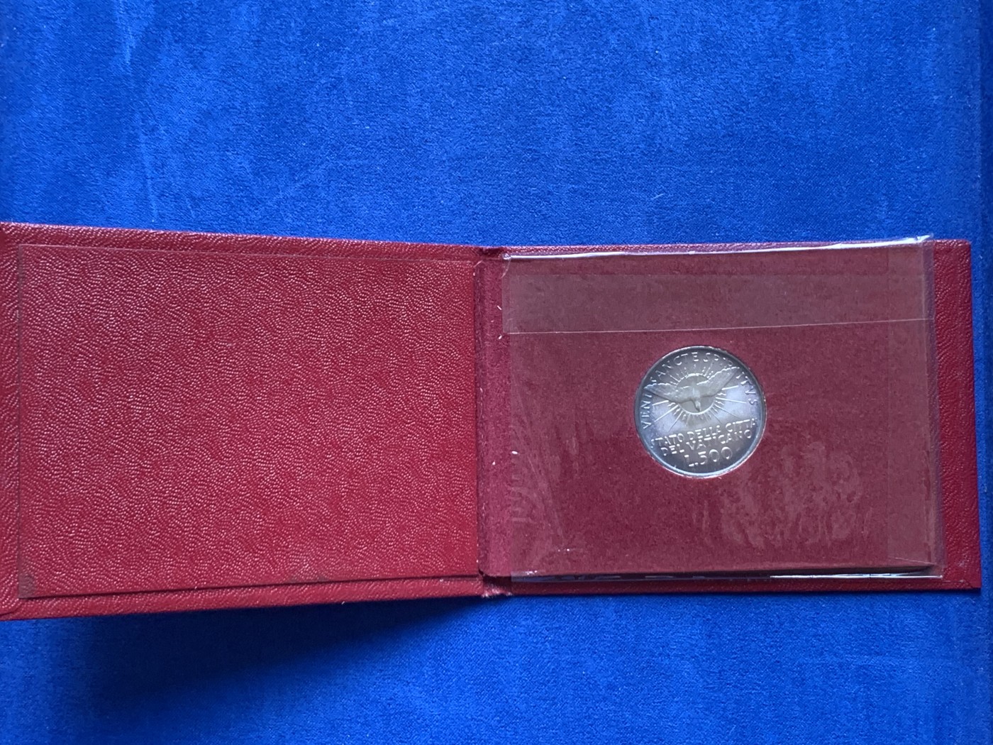 《竞宝斋》第205场-周日，周一 2场 (全场包邮) 梵蒂冈1958年500里拉缺位币原卡册 紫色环彩很耐看