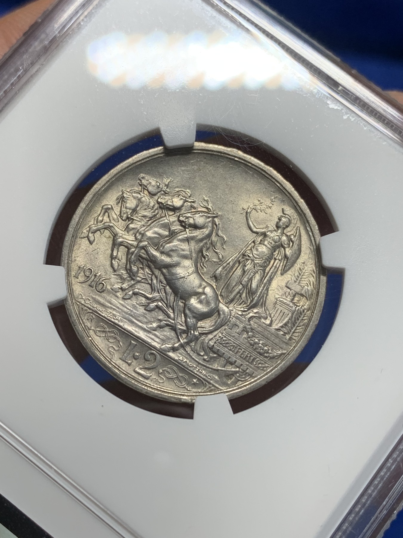 《竞宝斋》第205场-周日，周一 2场 (全场包邮) NGC-MS62 意大利1916-R 女神马车 2里拉银币