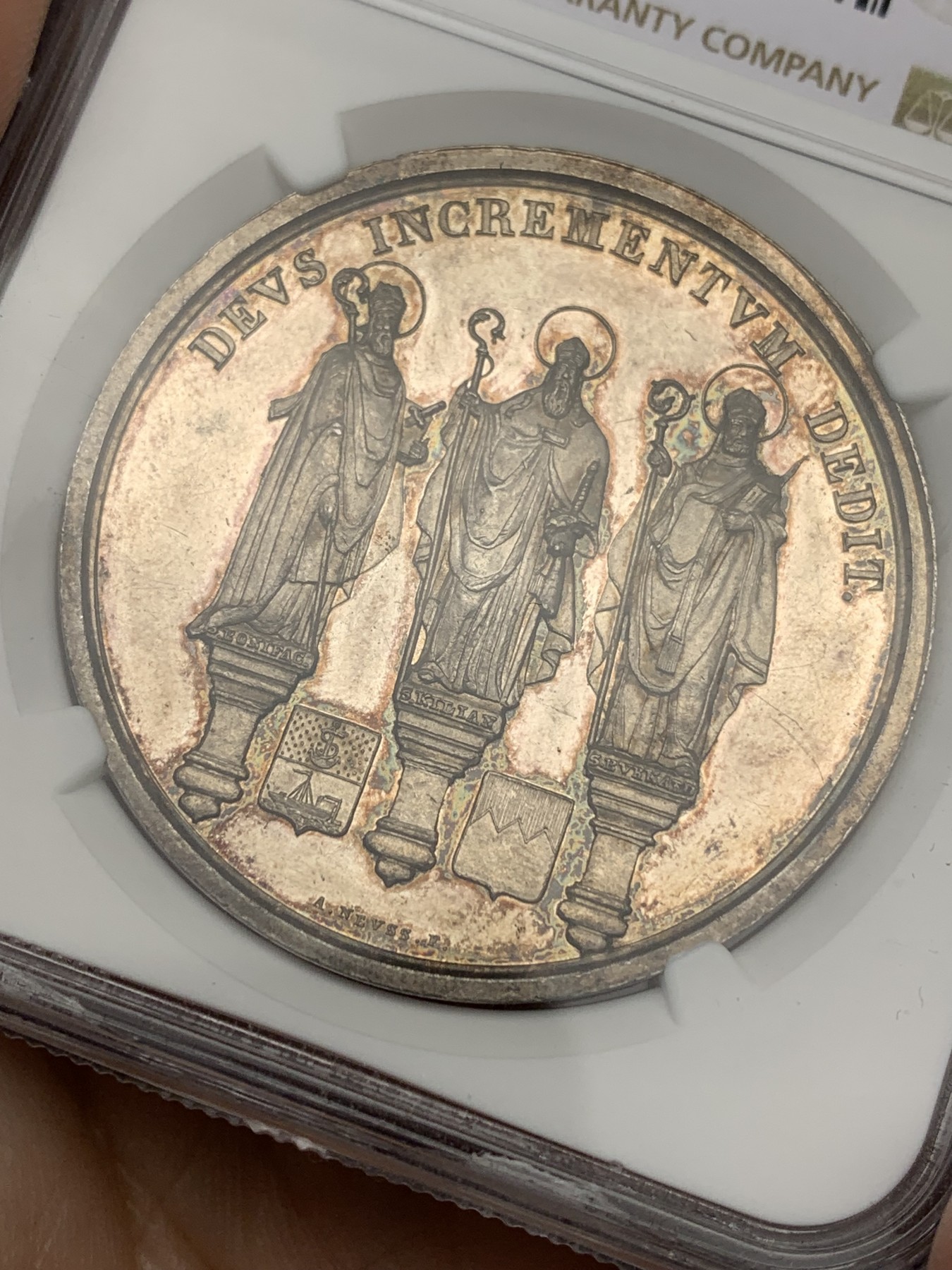 《竞宝斋》第205场-周日，周一 2场 (全场包邮) NGC-MS61 1843年德国巴伐利亚维尔茨堡大教堂教区成立1100周年纪念银章，直径约41mm,淡金色包浆，非常漂亮。