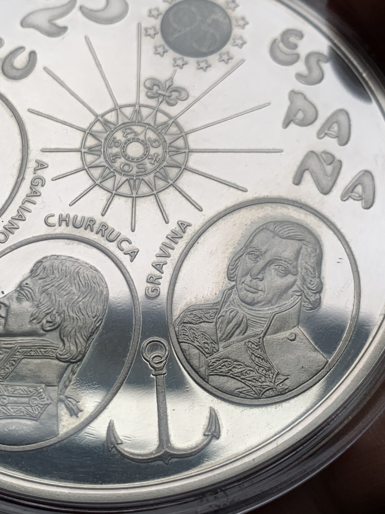 《竞宝斋》第205场-周日，周一 2场 (全场包邮) 西班牙1995年特立尼达战舰25ECU银币 168.75克，925银，原木盒