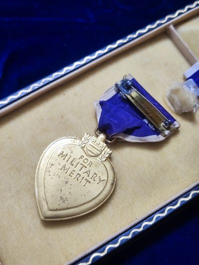 世界精品徽章拍卖-节后首场 原品皮盒美军紫心勋章，二战&韩战版本，品相还不错