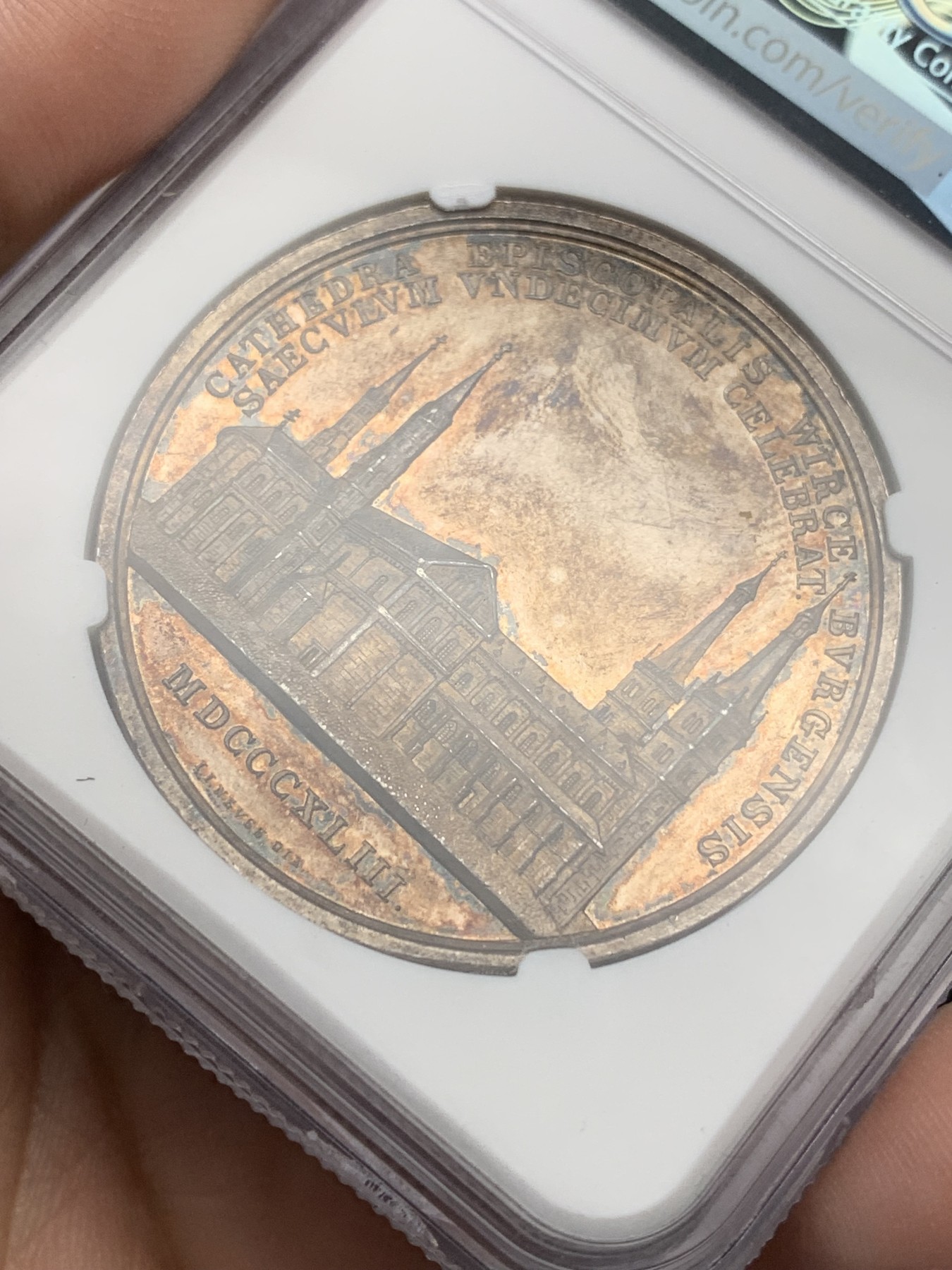 《竞宝斋》第205场-周日，周一 2场 (全场包邮) NGC-MS61 1843年德国巴伐利亚维尔茨堡大教堂教区成立1100周年纪念银章，直径约41mm,淡金色包浆，非常漂亮。