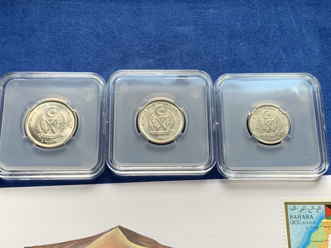 《竞宝斋》第205场-周日，周一 2场 (全场包邮) 西撒哈拉1990-1992年四枚套，1-50比塞塔 unc-bu好品，50比塞塔信封装稀有！