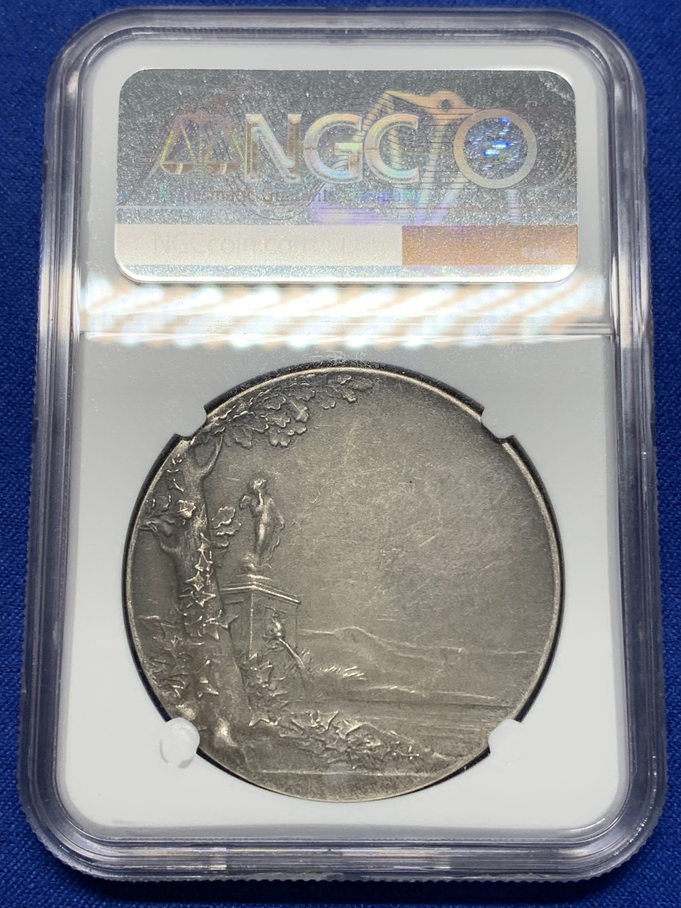 《竞宝斋》第205场-周日，周一 2场 (全场包邮) NGC-MS62 法国1913年结婚银章，罗蒂经典作品“永恒的爱”，很少见的背面未刻字使用，状态极佳，非常适合结婚送礼个人收藏