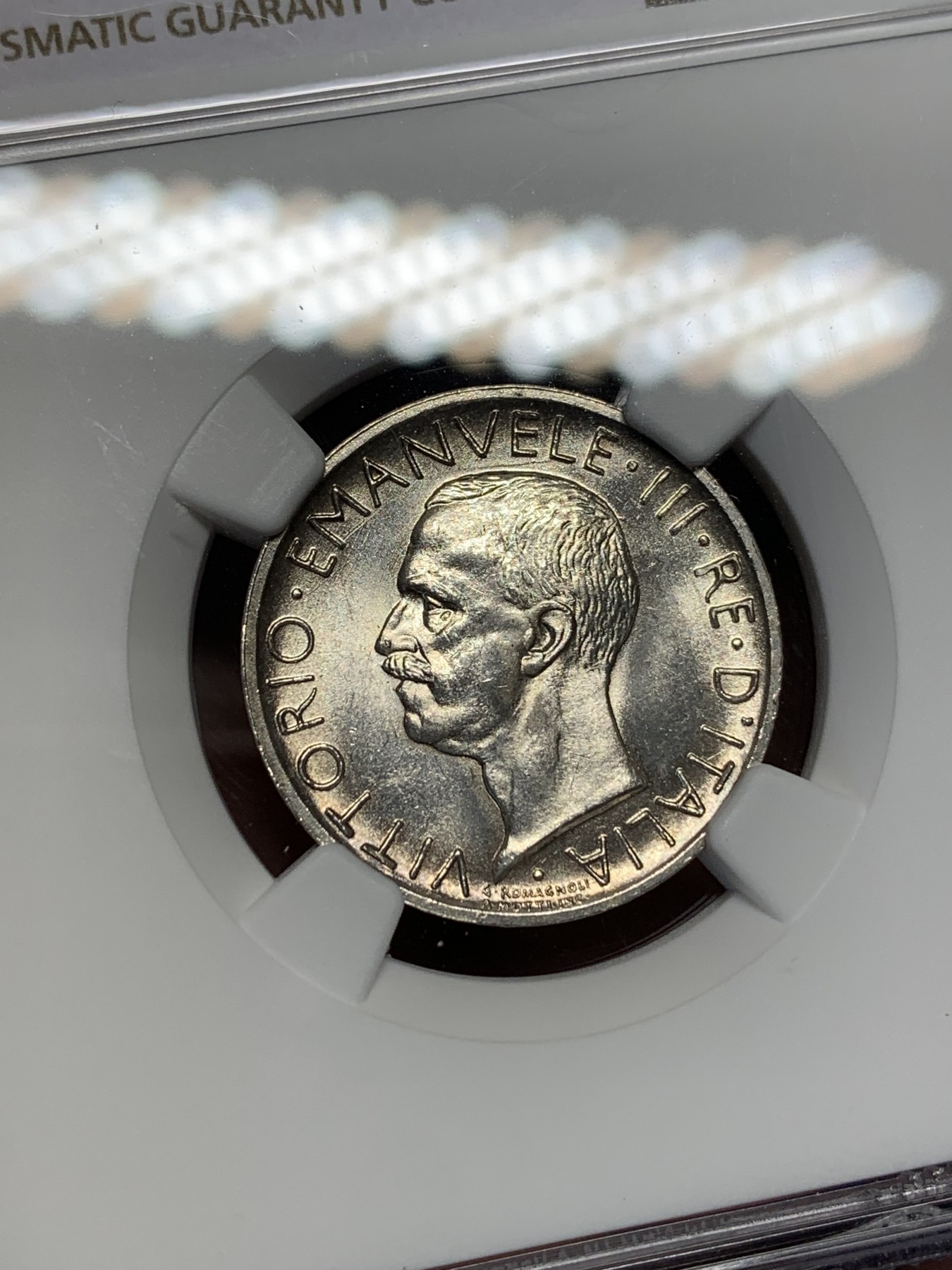 《竞宝斋》第205场-周日，周一 2场 (全场包邮) NGC MS63 意大利1930年5里拉立鹰银币 光度、压印细节都很好 铸纹清洗、币边锐利 被压分太狠了