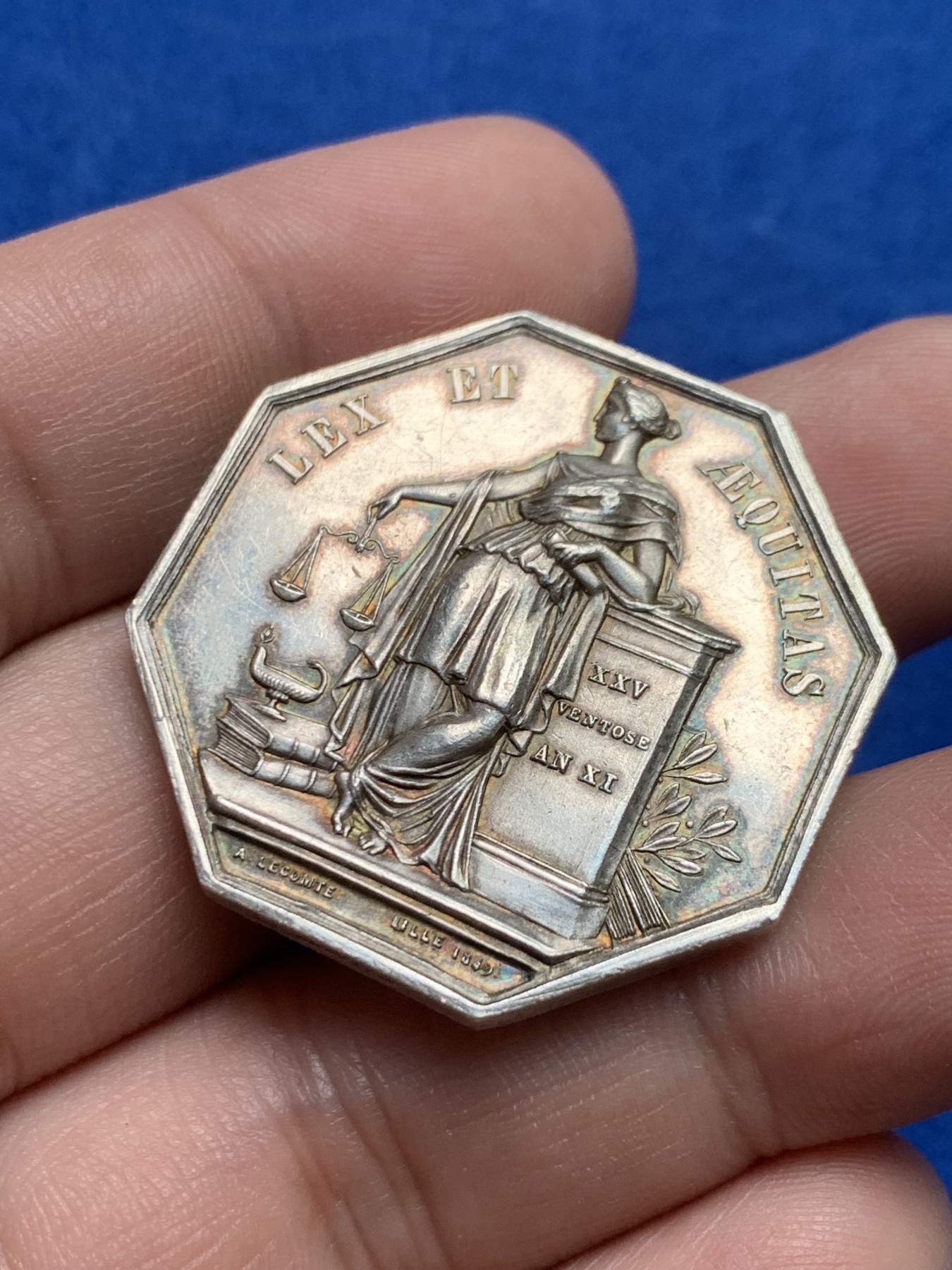 《竞宝斋》第205场-周日，周一 2场 (全场包邮) 1849年法兰西公证人原铸八角银质代币，手指边铭 (1845／1860)，UNC品相！19.2克，34.2mm 收藏把玩俱佳