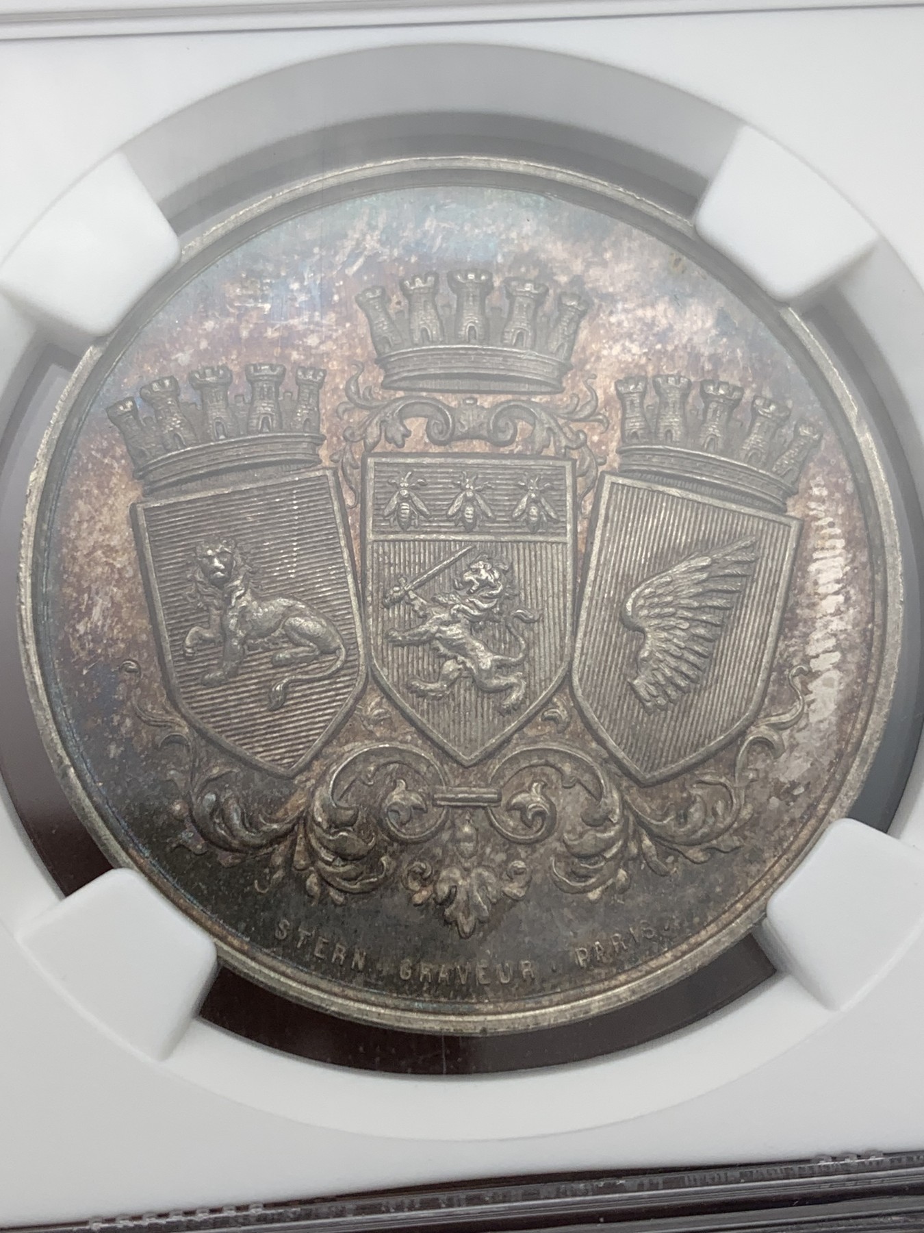 《竞宝斋》第205场-周日，周一 2场 (全场包邮) NGC-MS63/64/64 法国 十九世纪 Alais-Camargue贸易公司银铝铜章三枚 设计漂亮 银章五彩