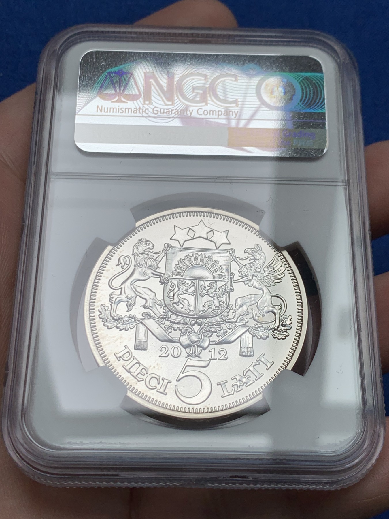 《竞宝斋》第205场-周日，周一 2场 (全场包邮) NGC MS68 拉脱维亚2012年5拉特谷物女神银币 完美底板 经典品种