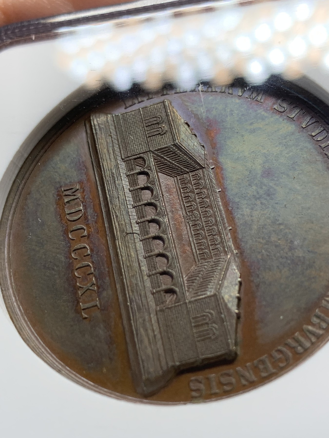 《竞宝斋》第205场-周日，周一 2场 (全场包邮) NGC MS62 德国 1840 约翰尼姆学院 建筑大铜章 加厚盒装 高浮雕