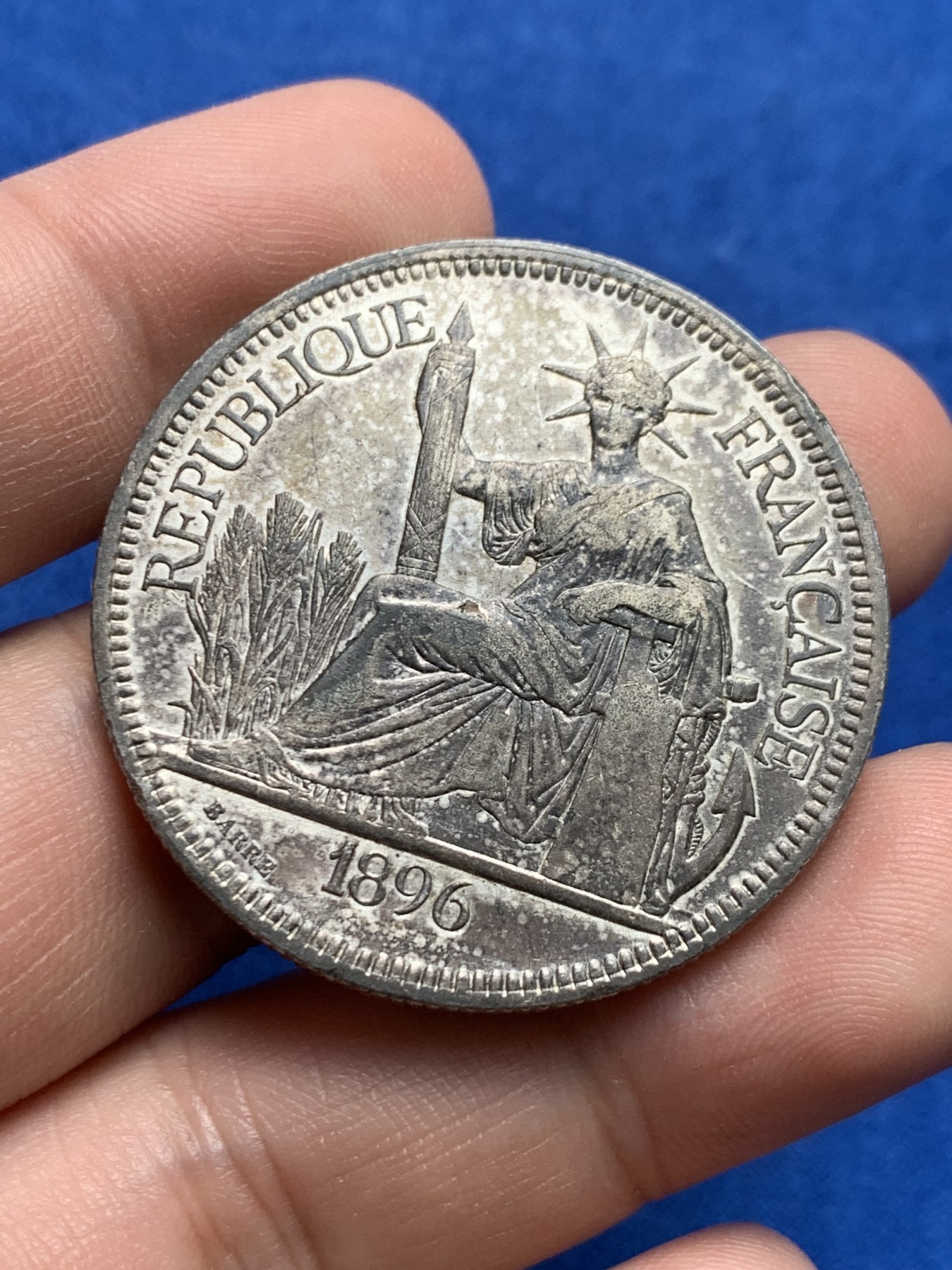《竞宝斋》第205场-周日，周一 2场 (全场包邮) 法属印支 1896（A）座洋1皮银币 经典品种，味道不错