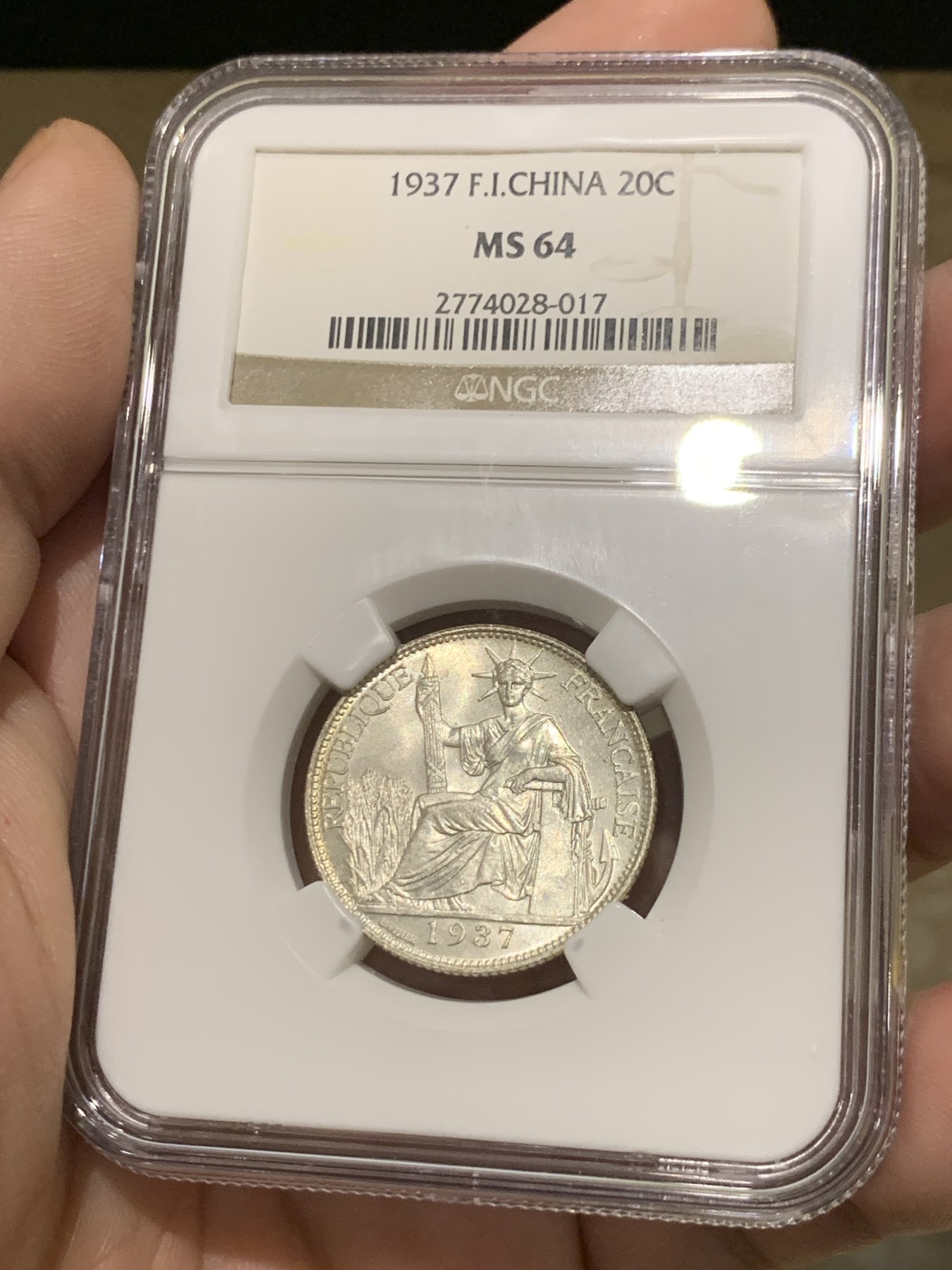 《竞宝斋》第205场-周日，周一 2场 (全场包邮) NGC-MS64 1937年 法属印度支那20分银币 两面肉眼几乎看不到一丝擦痕 老盒重评有惊喜呀