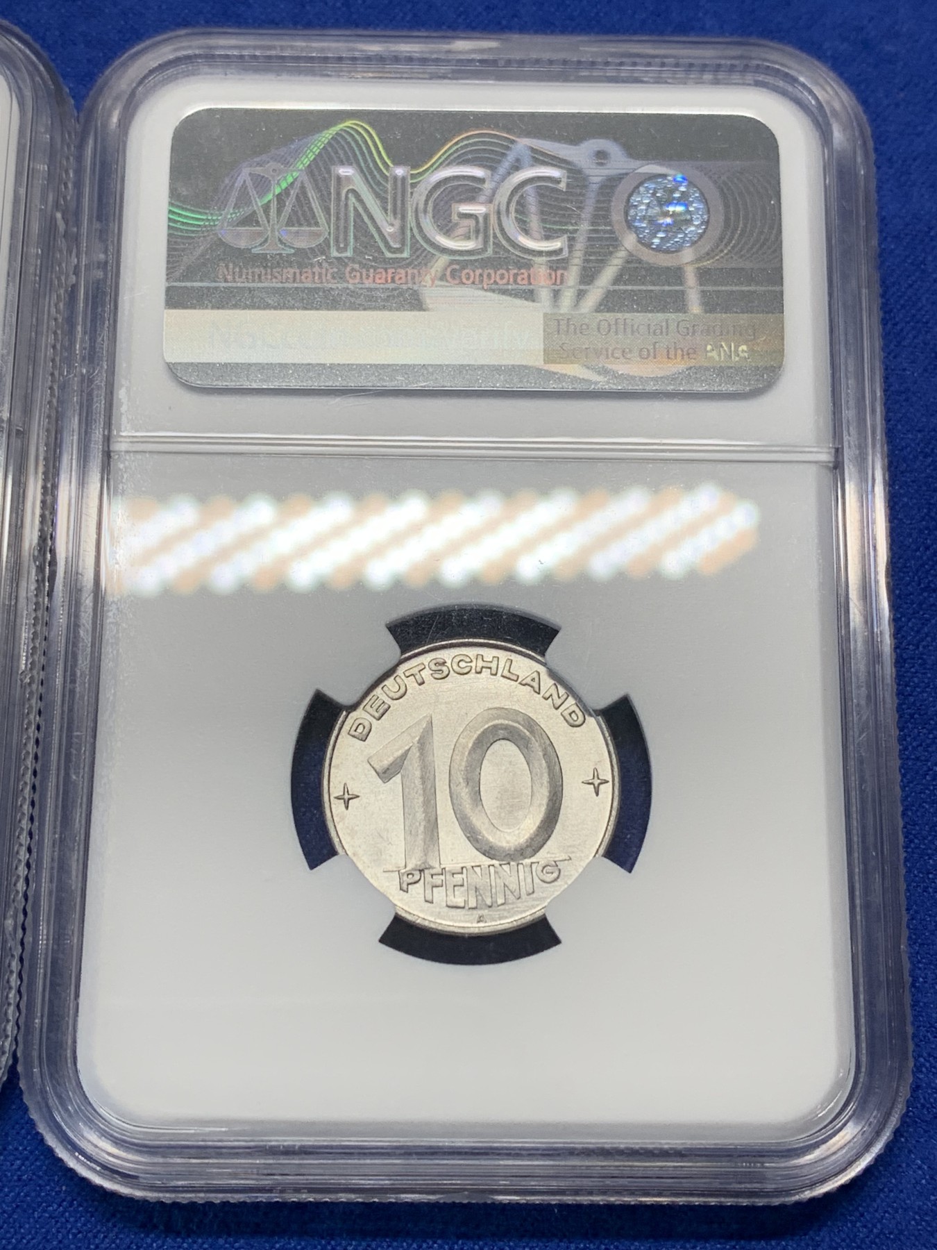 《竞宝斋》第205场-周日，周一 2场 (全场包邮) 东德1952A三枚全套，NGC MS63-64好分数，1、5、10芬妮，强光好品！