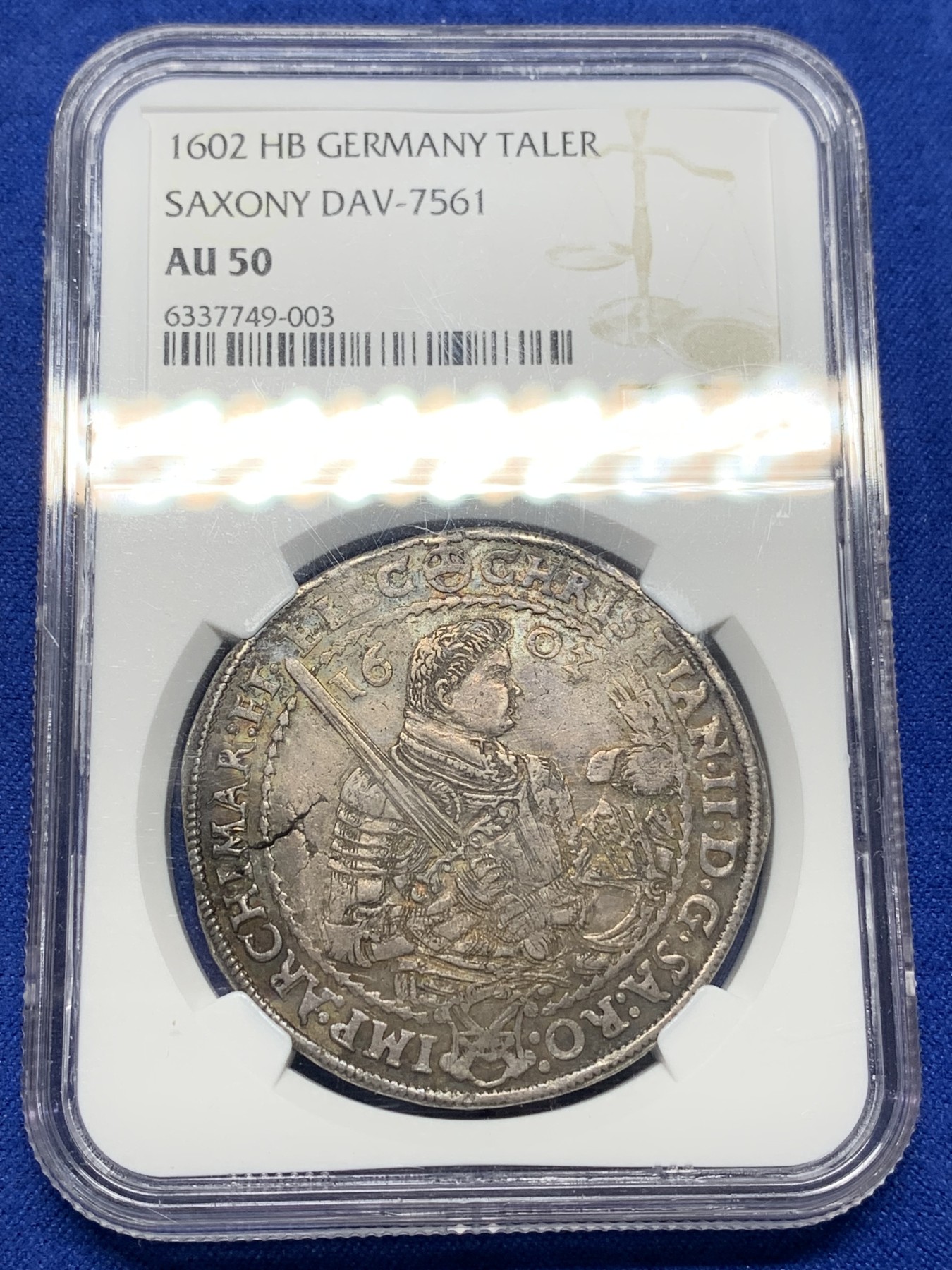 《竞宝斋》第205场-周日，周一 2场 (全场包邮) NGC AU50德国萨克森1602年三兄弟武士剑老泰勒 银币 深彩包浆细节非常好