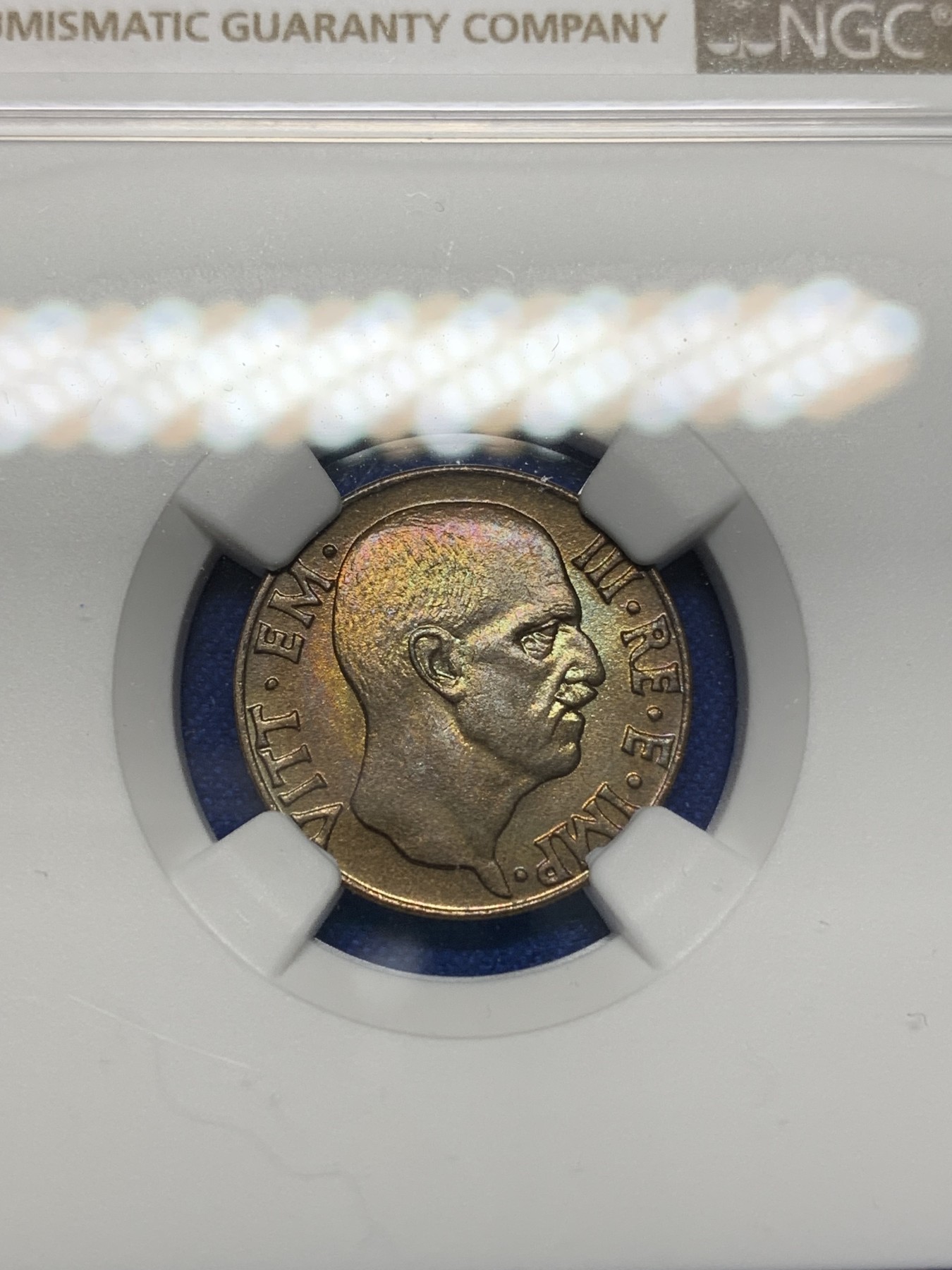 《竞宝斋》第205场-周日，周一 2场 (全场包邮) NGC MS64BN 意大利1943年5分特年 R级难度 鹰面带彩虹包浆