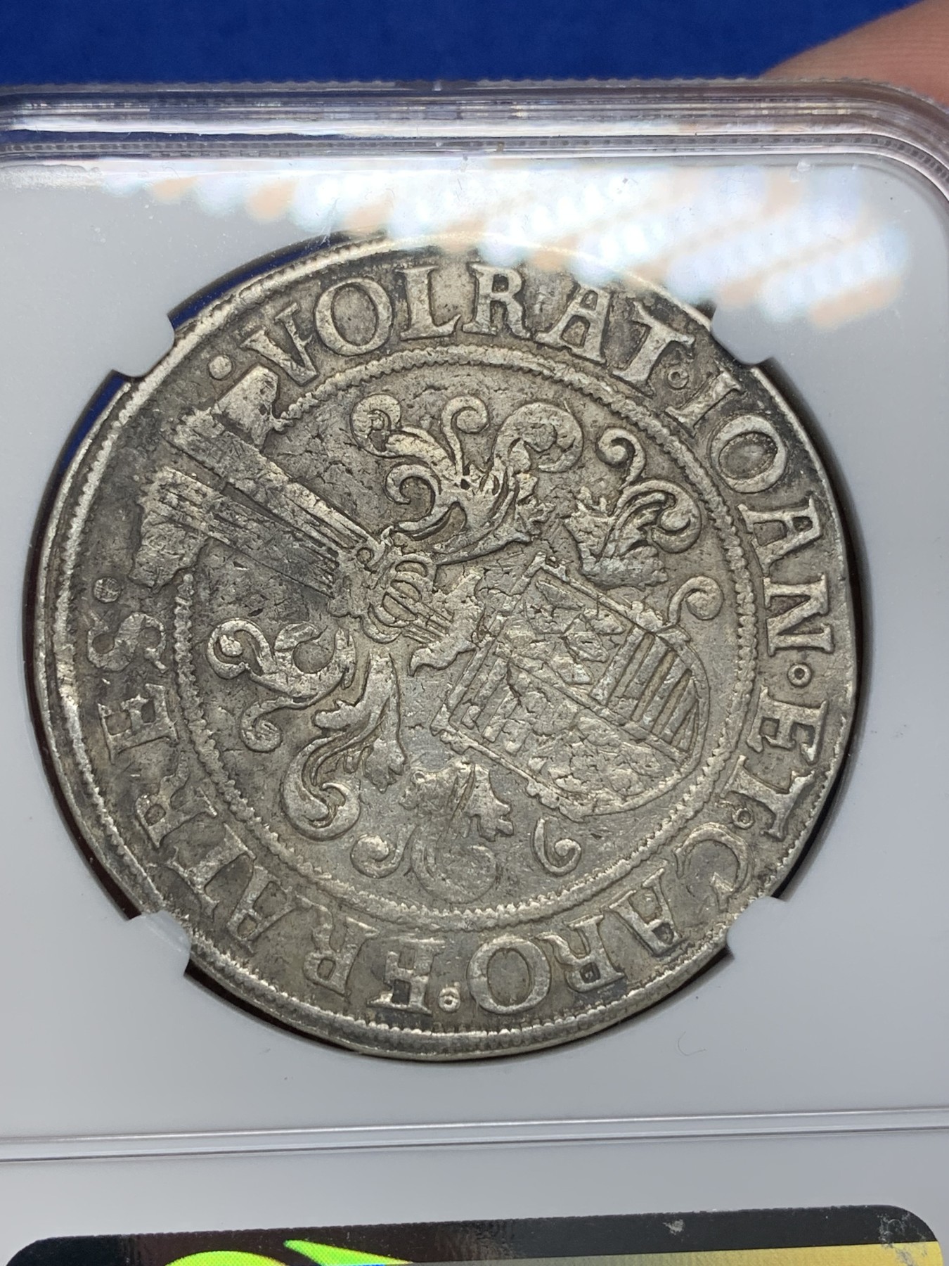 《竞宝斋》第205场-周日，周一 2场 (全场包邮) 唯一冠军分 NGC XF45  德意志 1561-1564年 曼斯菲尔德屠龙1泰勒，屠龙泰勒系列的鼻祖，近500年的手工打制币