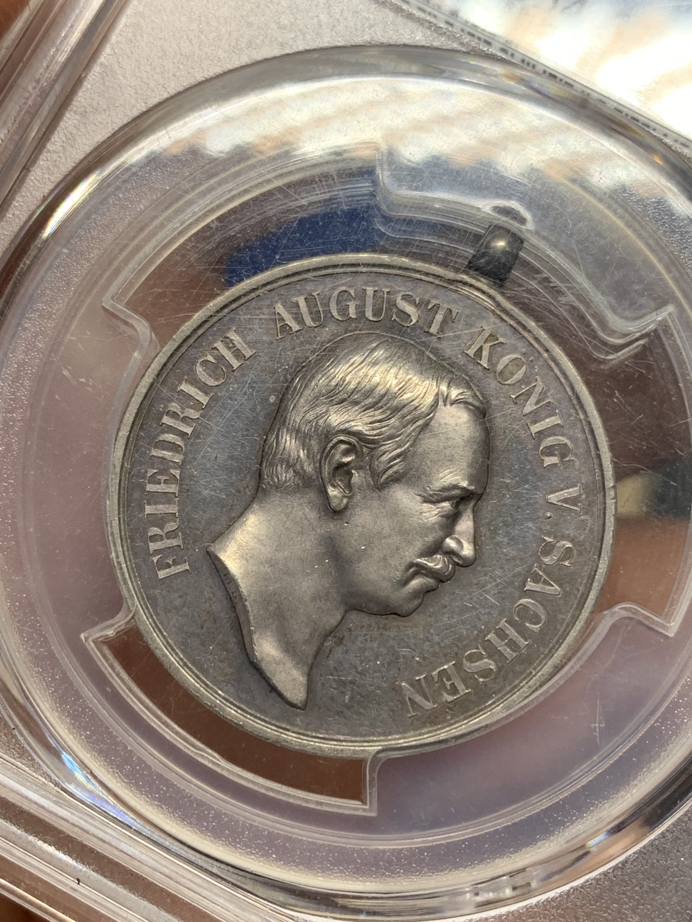 《竞宝斋》第205场-周日，周一 2场 (全场包邮) PCGS-SP63 德国1905-1918年 萨克森国王佛雷德里克银样章 PCGS唯一入盒 紫彩包浆。