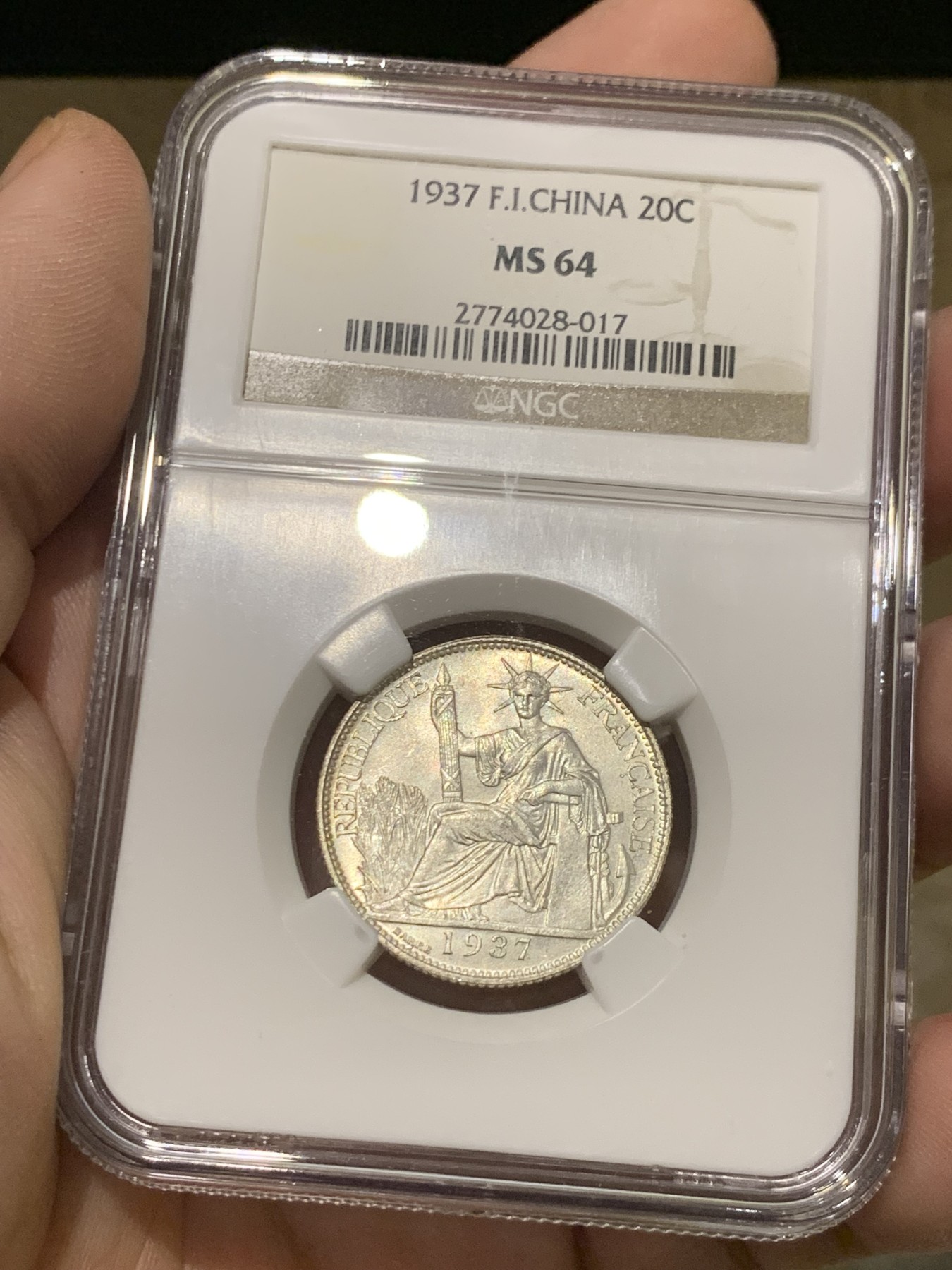 《竞宝斋》第205场-周日，周一 2场 (全场包邮) NGC-MS64 1937年 法属印度支那20分银币 两面肉眼几乎看不到一丝擦痕 老盒重评有惊喜呀