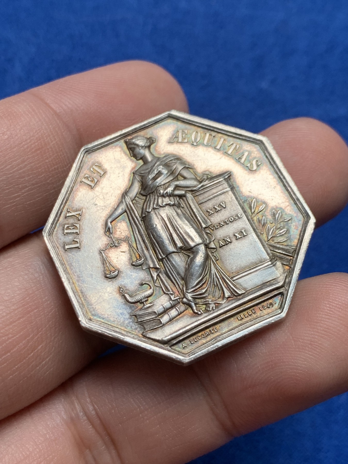 《竞宝斋》第205场-周日，周一 2场 (全场包邮) 1849年法兰西公证人原铸八角银质代币，手指边铭 (1845／1860)，UNC品相！19.2克，34.2mm 收藏把玩俱佳