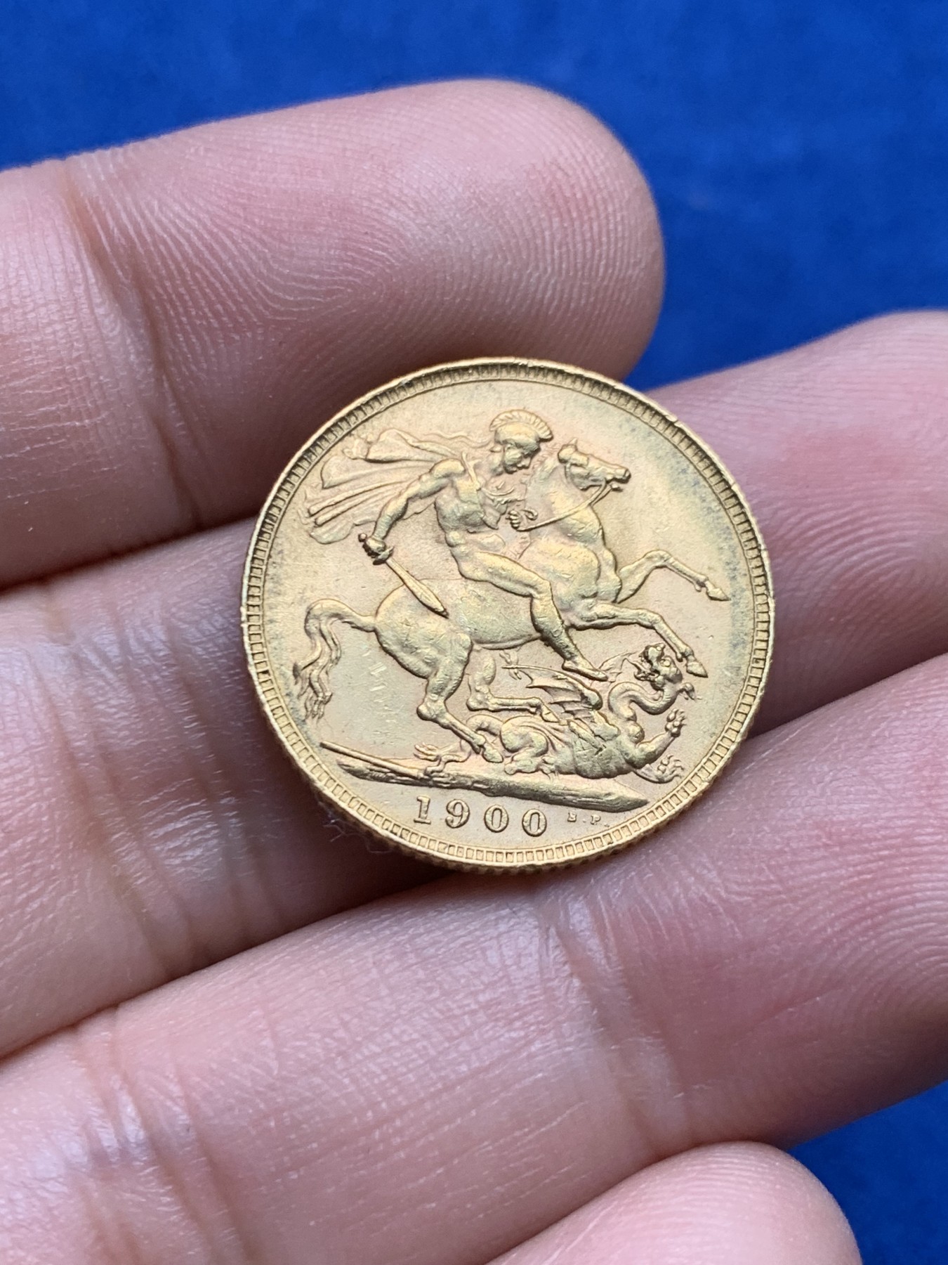 《竞宝斋》第205场-周日，周一 2场 (全场包邮) 英国1900年老维批纱马剑金币 8克金 细节状态都不错