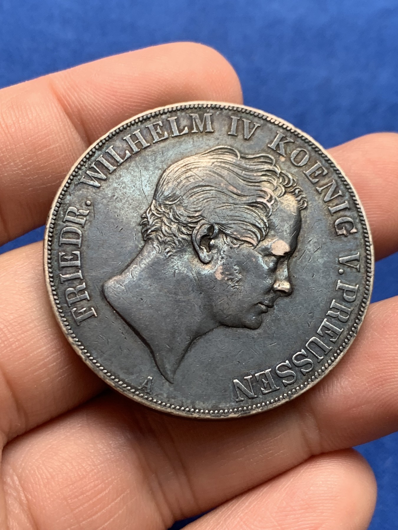 《竞宝斋》第205场-周日，周一 2场 (全场包邮) 德国1844年威廉四世2泰勒银币  大窗帘银币  老包浆   37克大银币