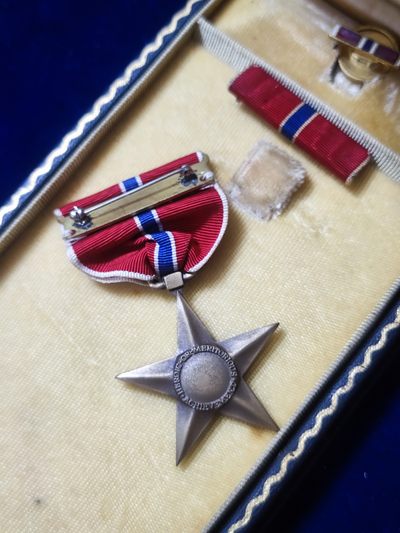 世界精品徽章拍卖-节后首场 原品二战美军铜星勋章，品相非常好的一枚