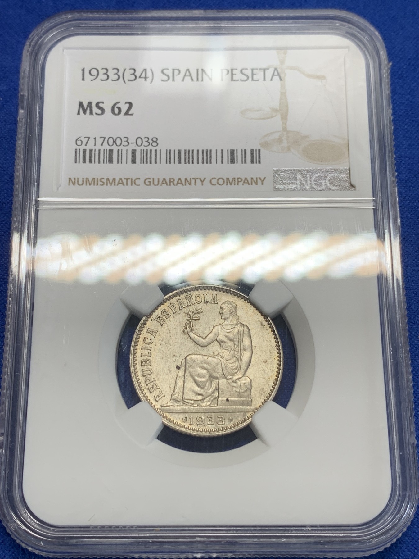 《竞宝斋》第205场-周日，周一 2场 (全场包邮) NGC-MS62 西班牙 1933年 内战版 1比塞塔拿花银币