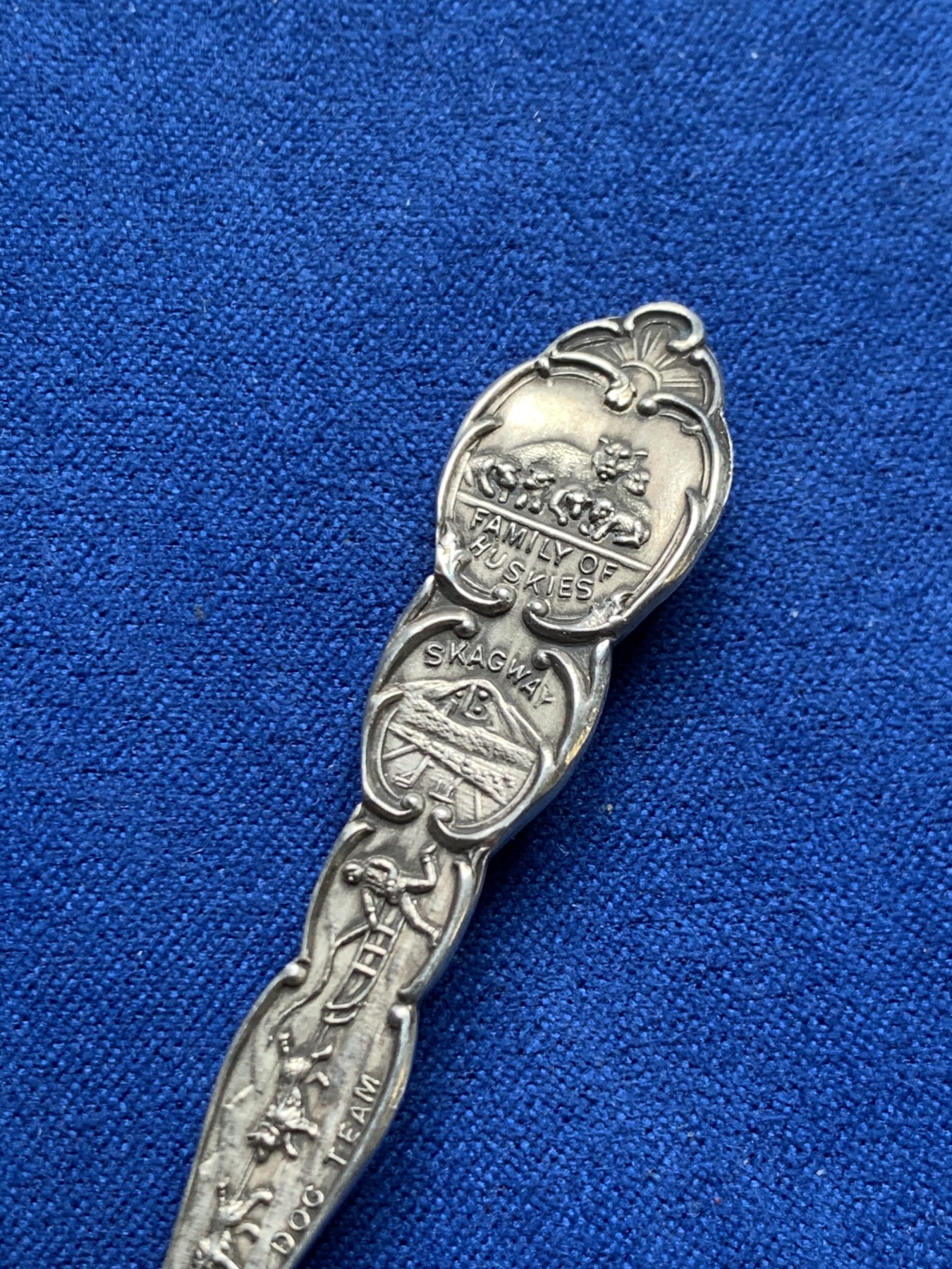 《竞宝斋》第205场-周日，周一 2场 (全场包邮) 阿拉斯加博览会 925银勺 10.3克 10cm 工艺精细 细节满满