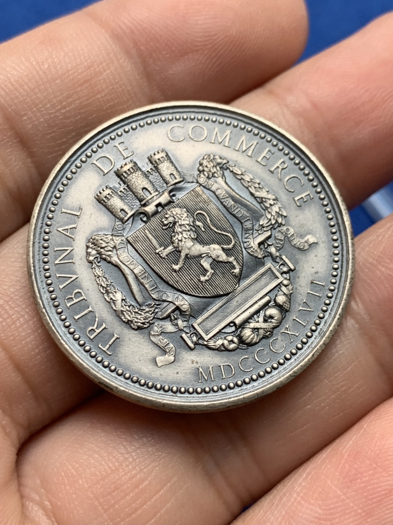 《竞宝斋》第205场-周日，周一 2场 (全场包邮) 法国美女银章 33.4mm 15.3g 边铭丰饶角银标 品相不错（送小方盒）