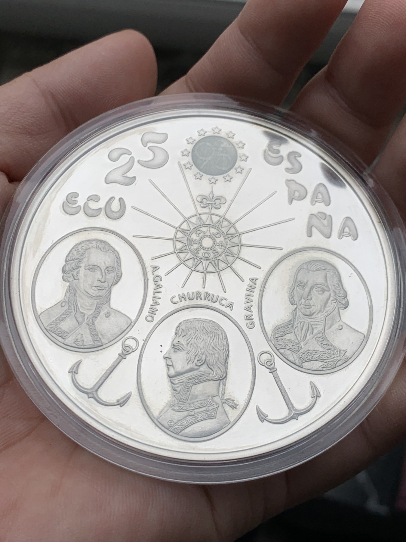 《竞宝斋》第205场-周日，周一 2场 (全场包邮) 西班牙1995年特立尼达战舰25ECU银币 168.75克，925银，原木盒