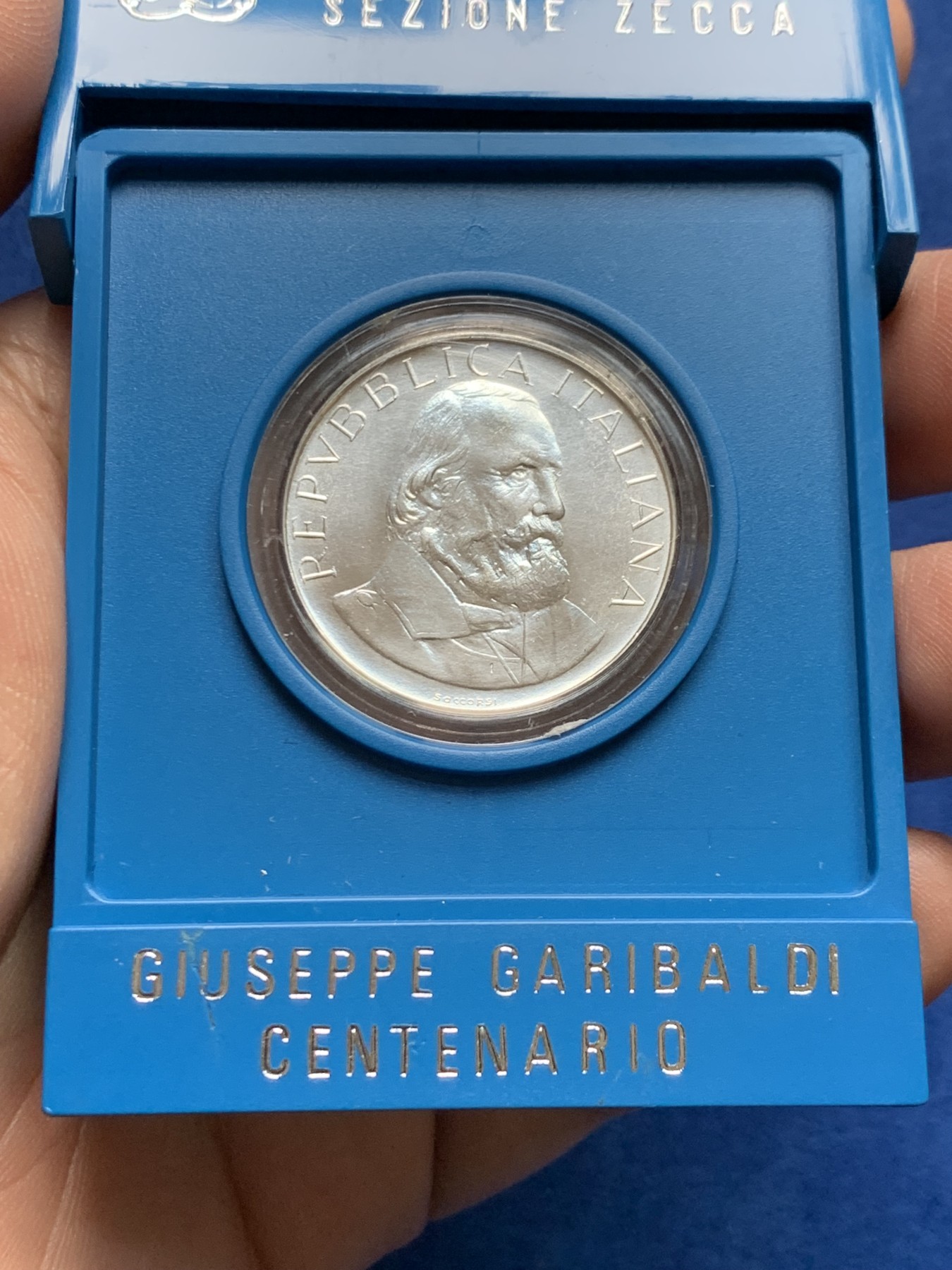 《竞宝斋》第205场-周日，周一 2场 (全场包邮) 盒装 1982年意大利副首相朱塞佩•加里波第逝世100周年纪念 全新500里拉银币