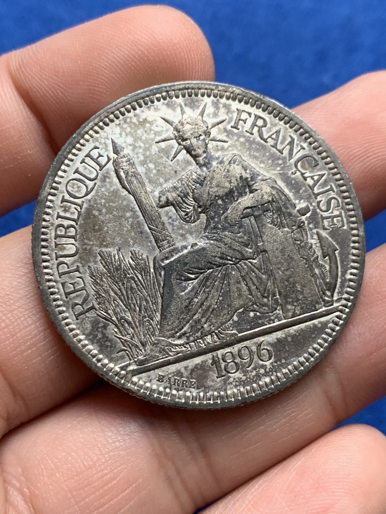 《竞宝斋》第205场-周日，周一 2场 (全场包邮) 法属印支 1896（A）座洋1皮银币 经典品种，味道不错