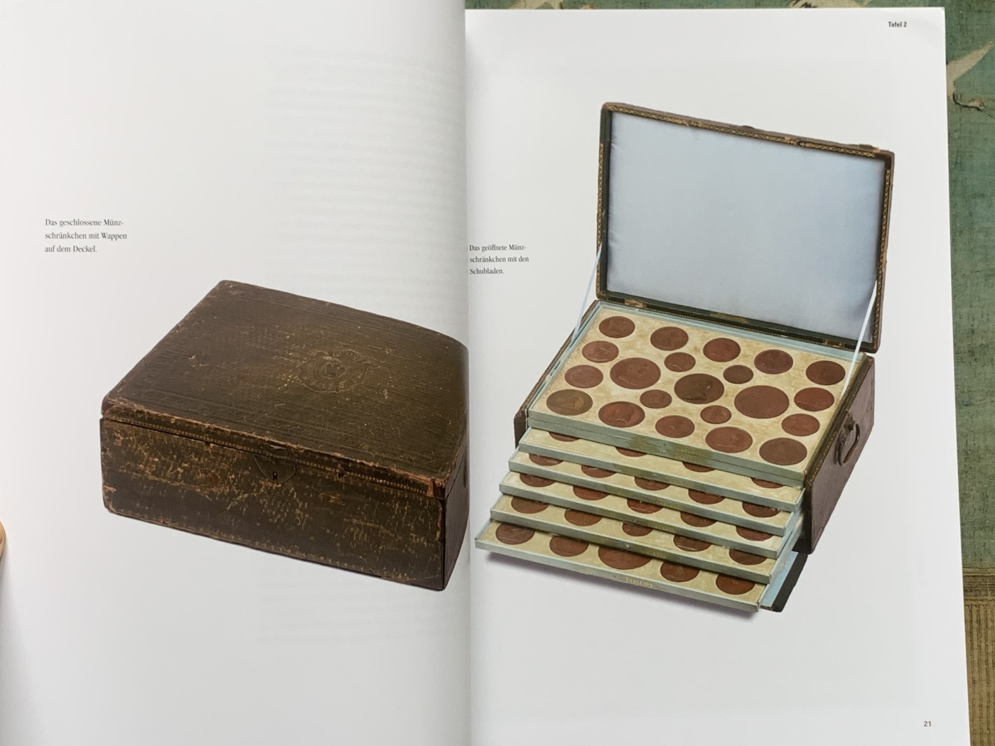 《竞宝斋》第205场-周日，周一 2场 (全场包邮) 拿破仑章图册，精美大图全彩印