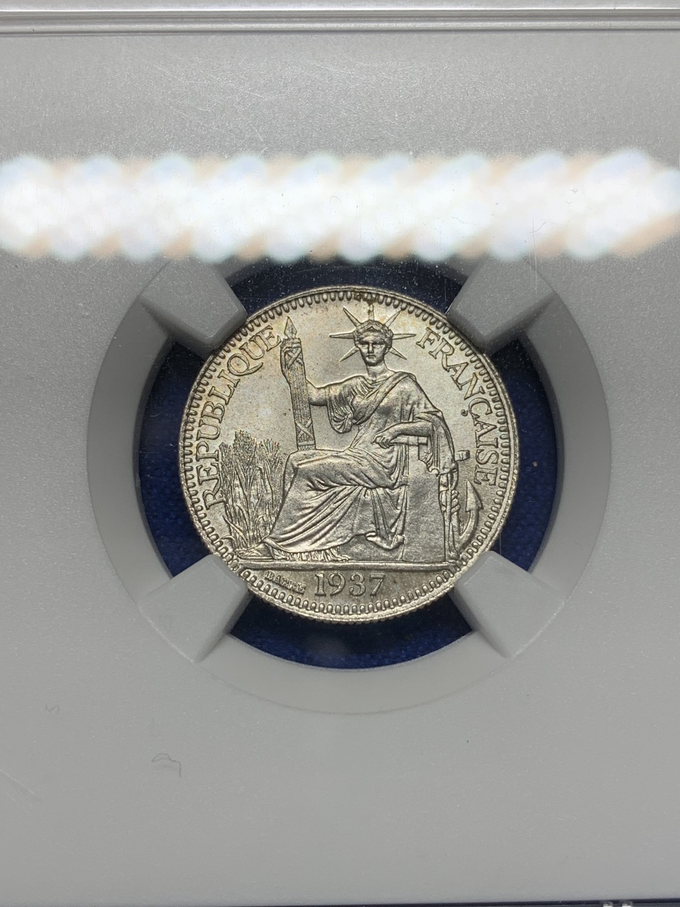 《竞宝斋》第205场-周日，周一 2场 (全场包邮) NGC-MS64 1937年 法属印度支那10分银币 两面转光深打 高品细节好