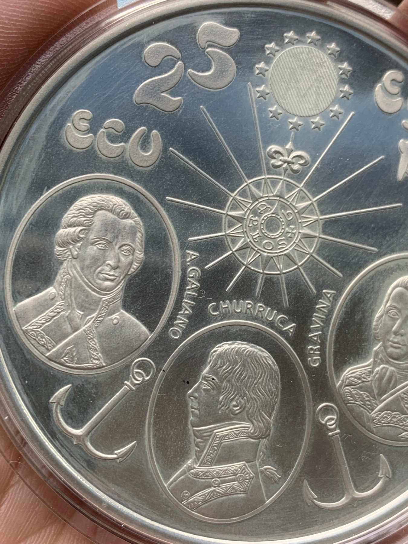 《竞宝斋》第205场-周日，周一 2场 (全场包邮) 西班牙1995年特立尼达战舰25ECU银币 168.75克，925银，原木盒